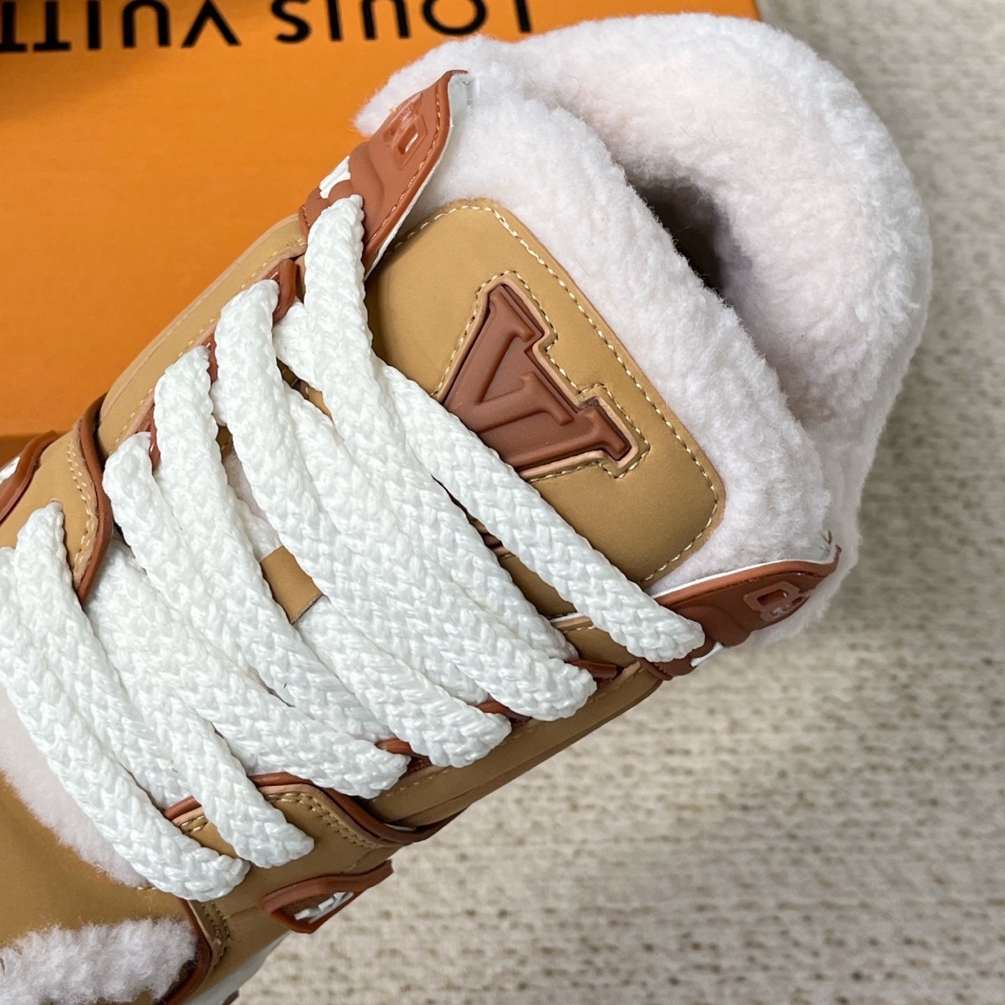 트레이너맥스 스니커즈 (Trainer Max sneakers)