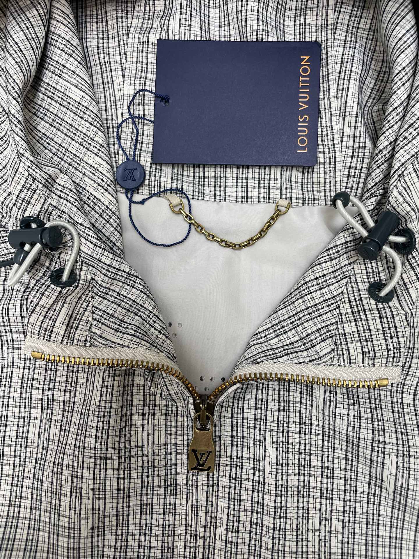 테일러링 윈드브레이크 셋업 (Tailored Windbreaker Set)