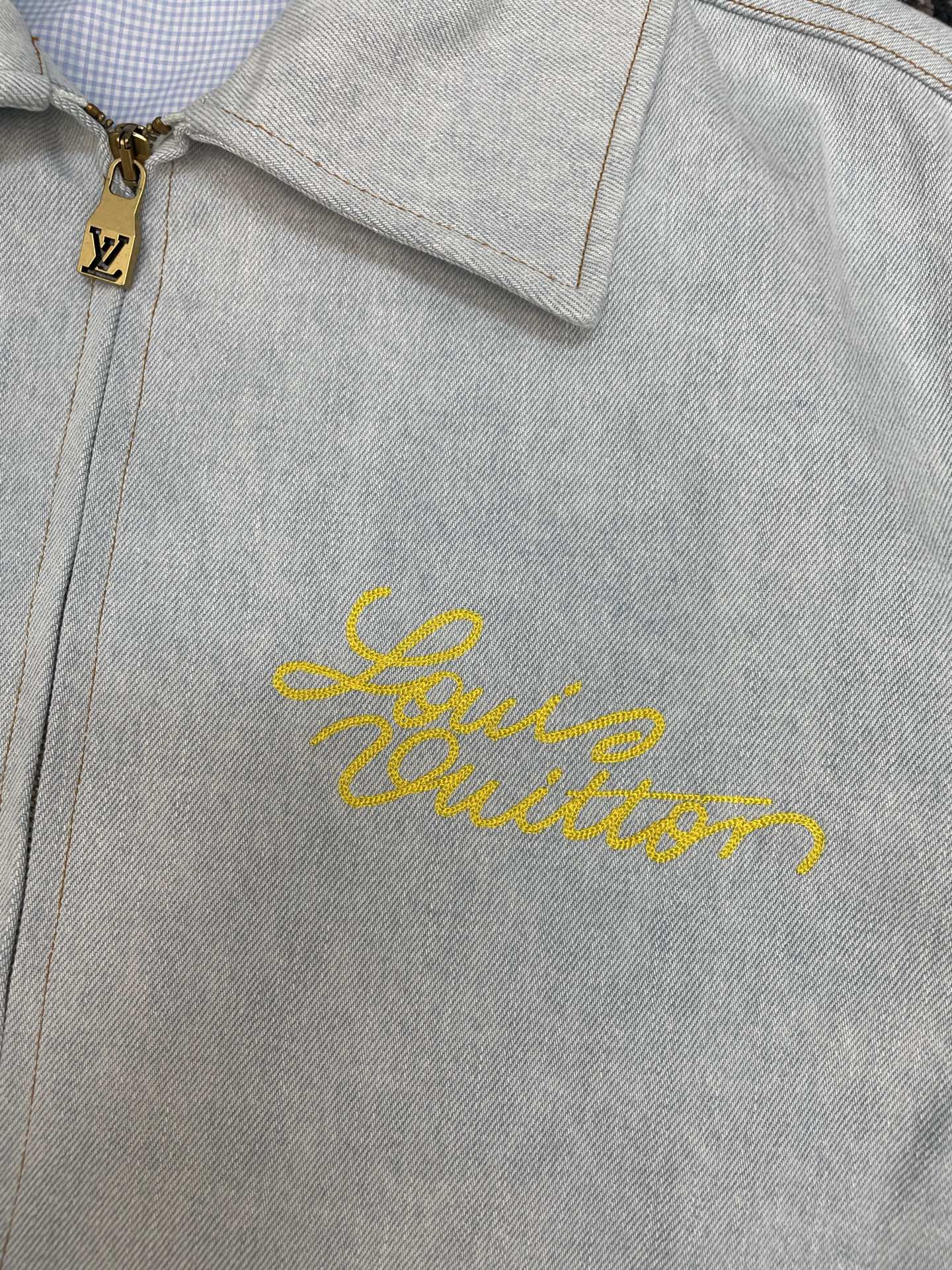 자수 로고 데님자켓 (Embroidered logo denim jacket)