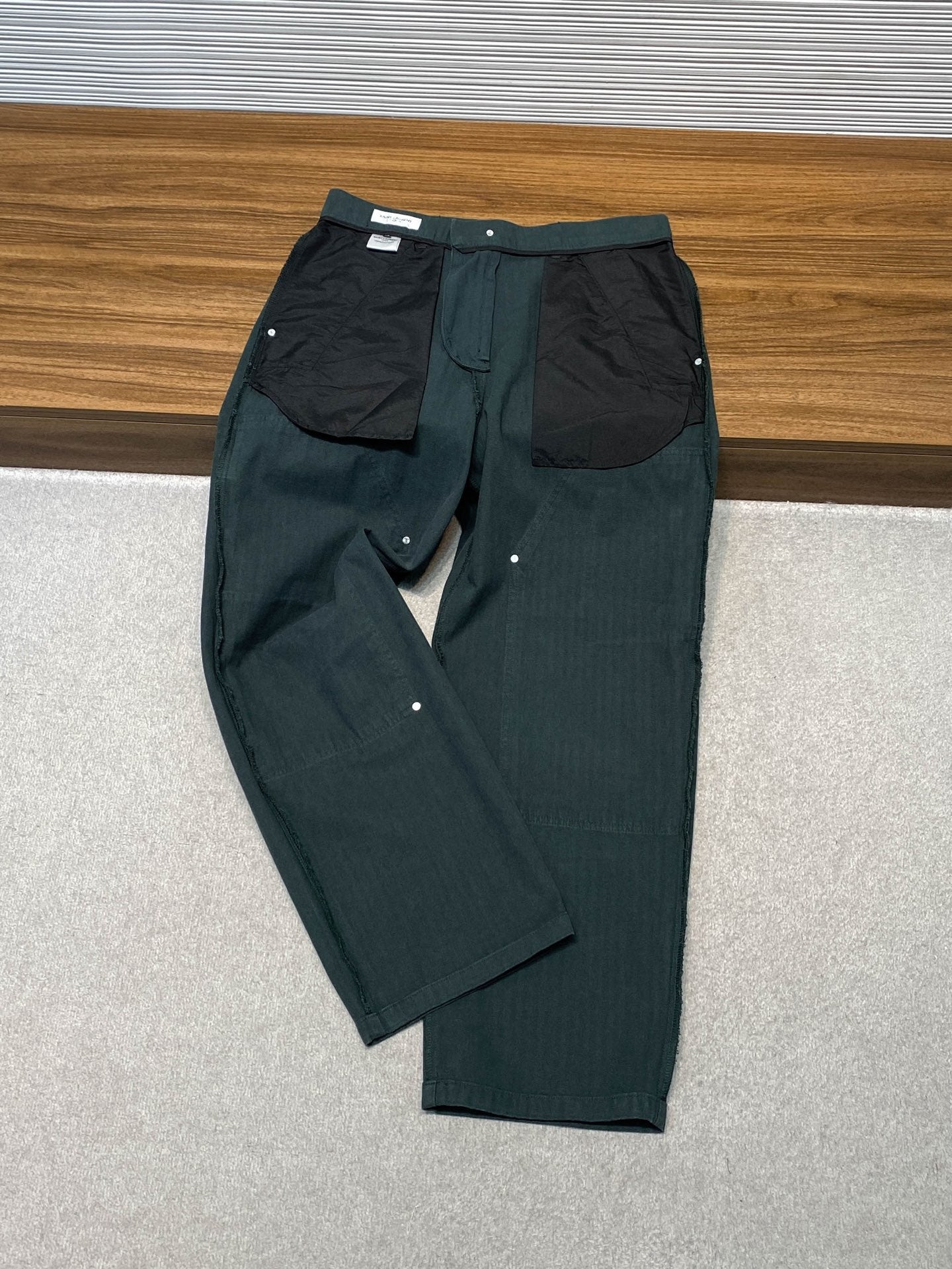 헤링본 코튼 카고바지 (Herringbone Cotton Cargo Pants)