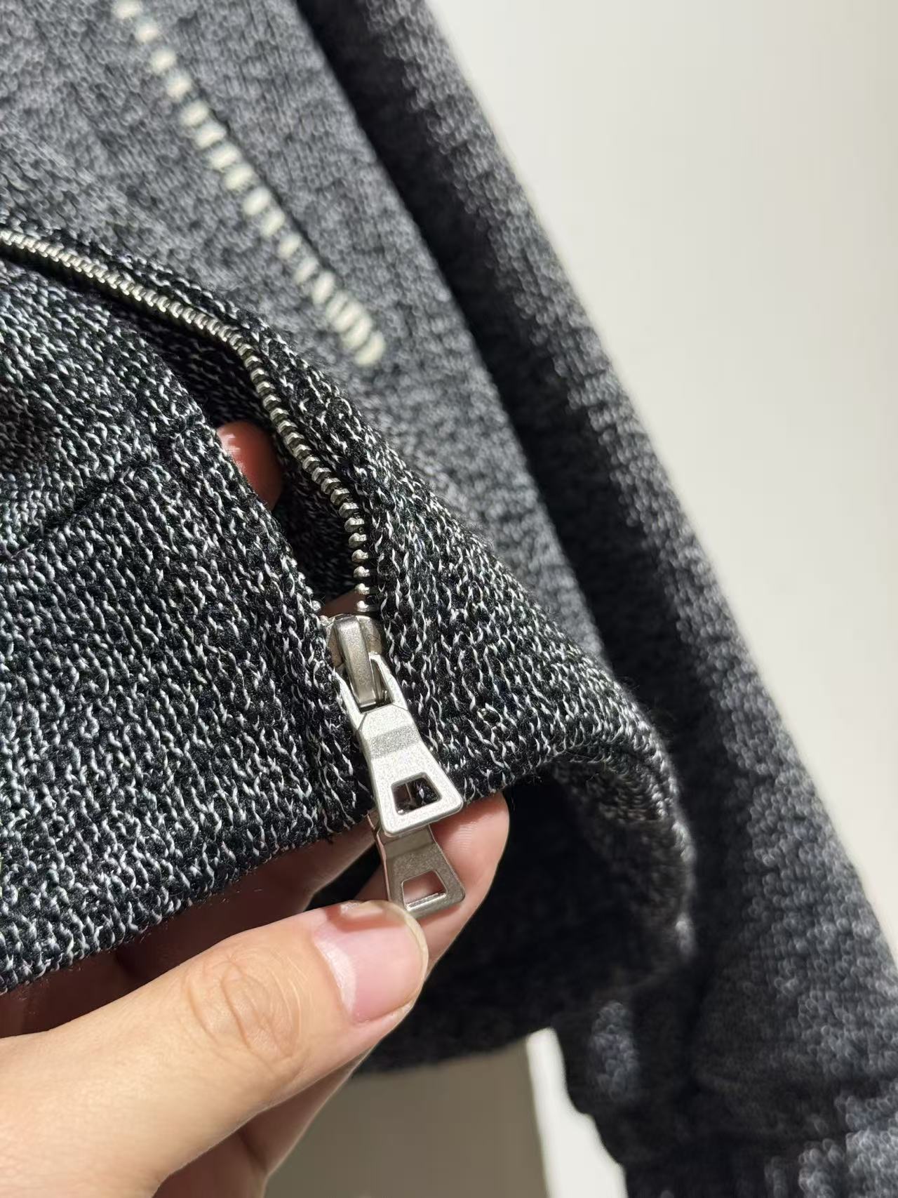 루오 션 후드집업 (Luo Shen Hooded Zip-up)