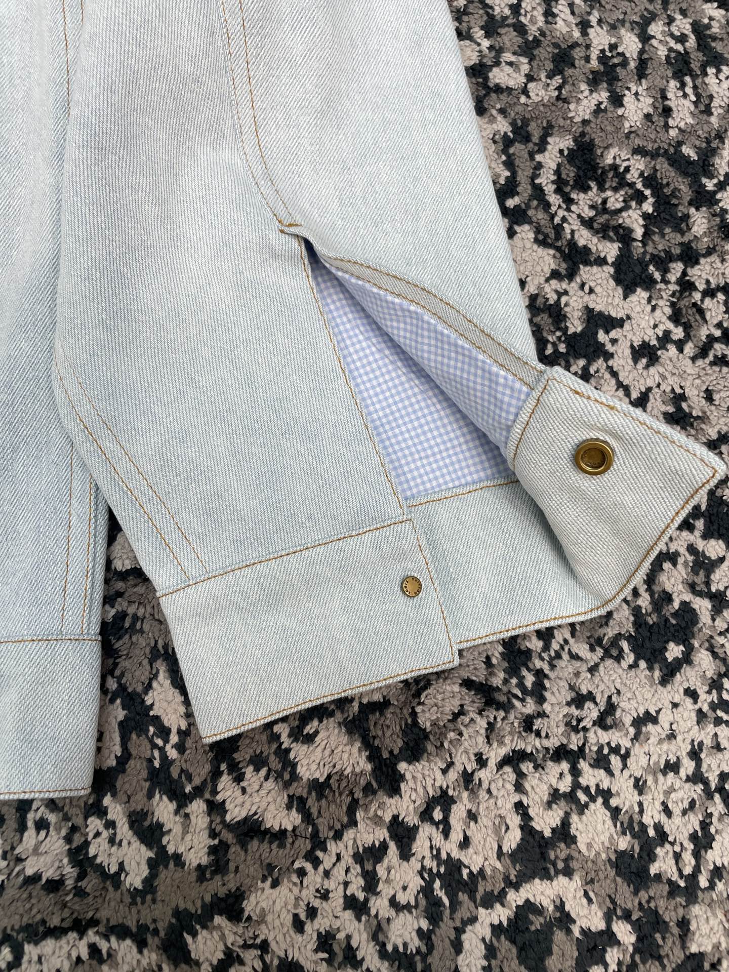 자수 로고 데님자켓 (Embroidered logo denim jacket)