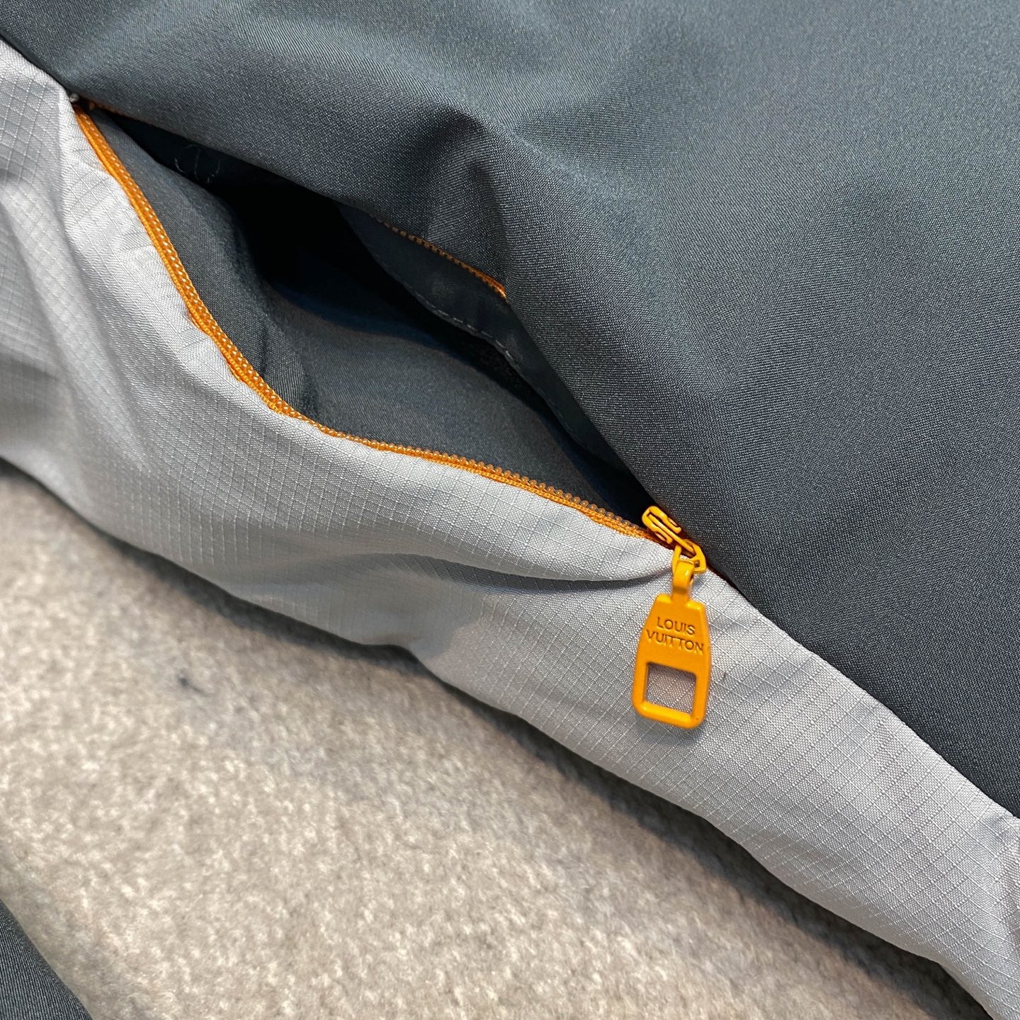 컬러 블록 패딩 (color block padding)