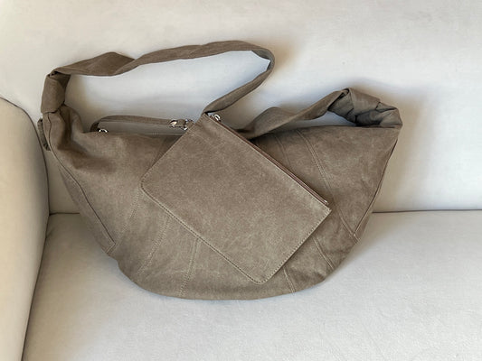 크루아상 백 (croissant bag)