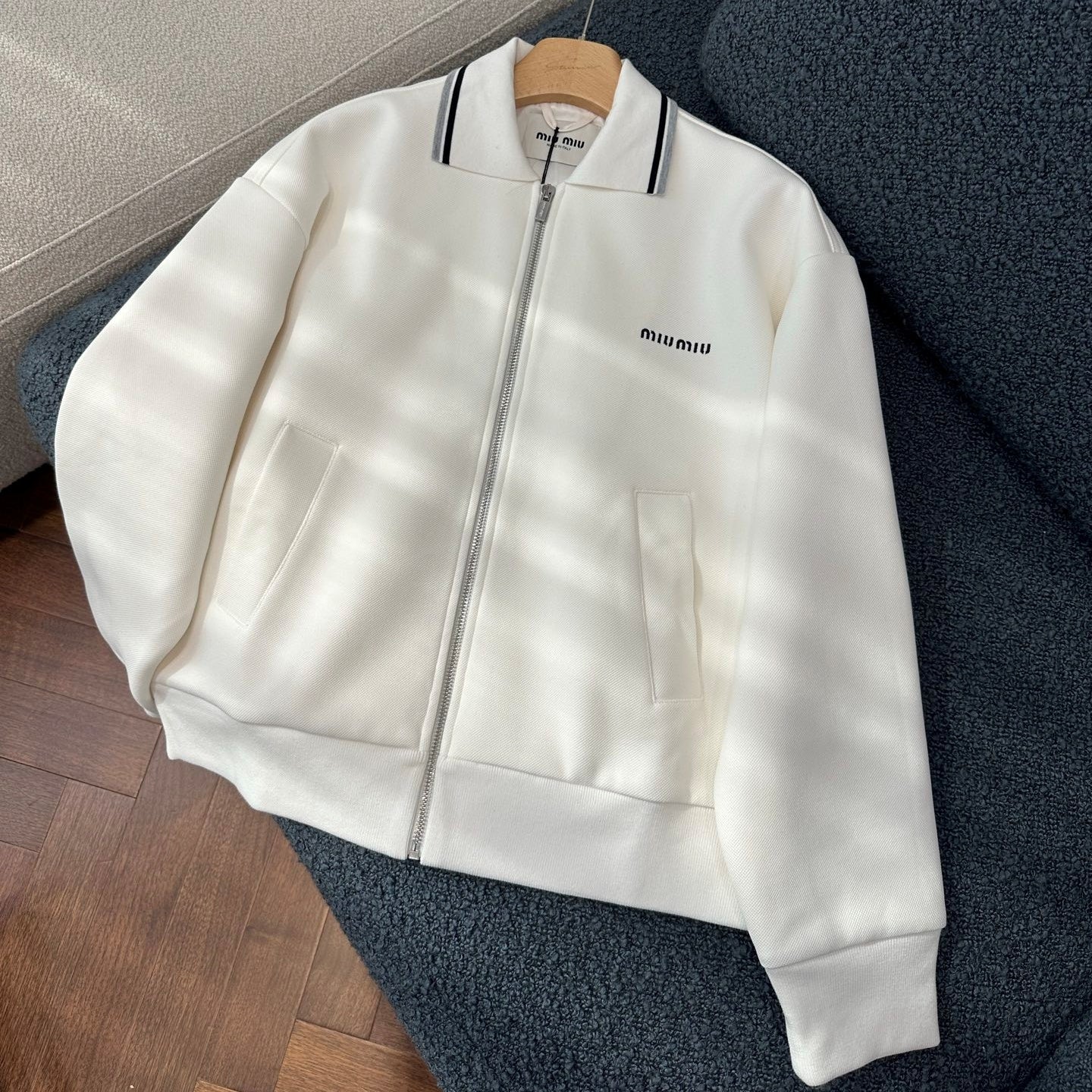 라펠 디테일 자켓 (lapel detail jacket)