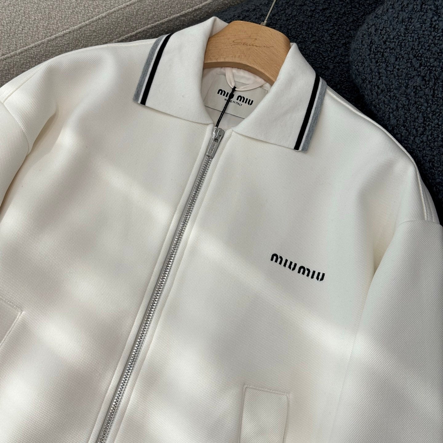 라펠 디테일 자켓 (lapel detail jacket)