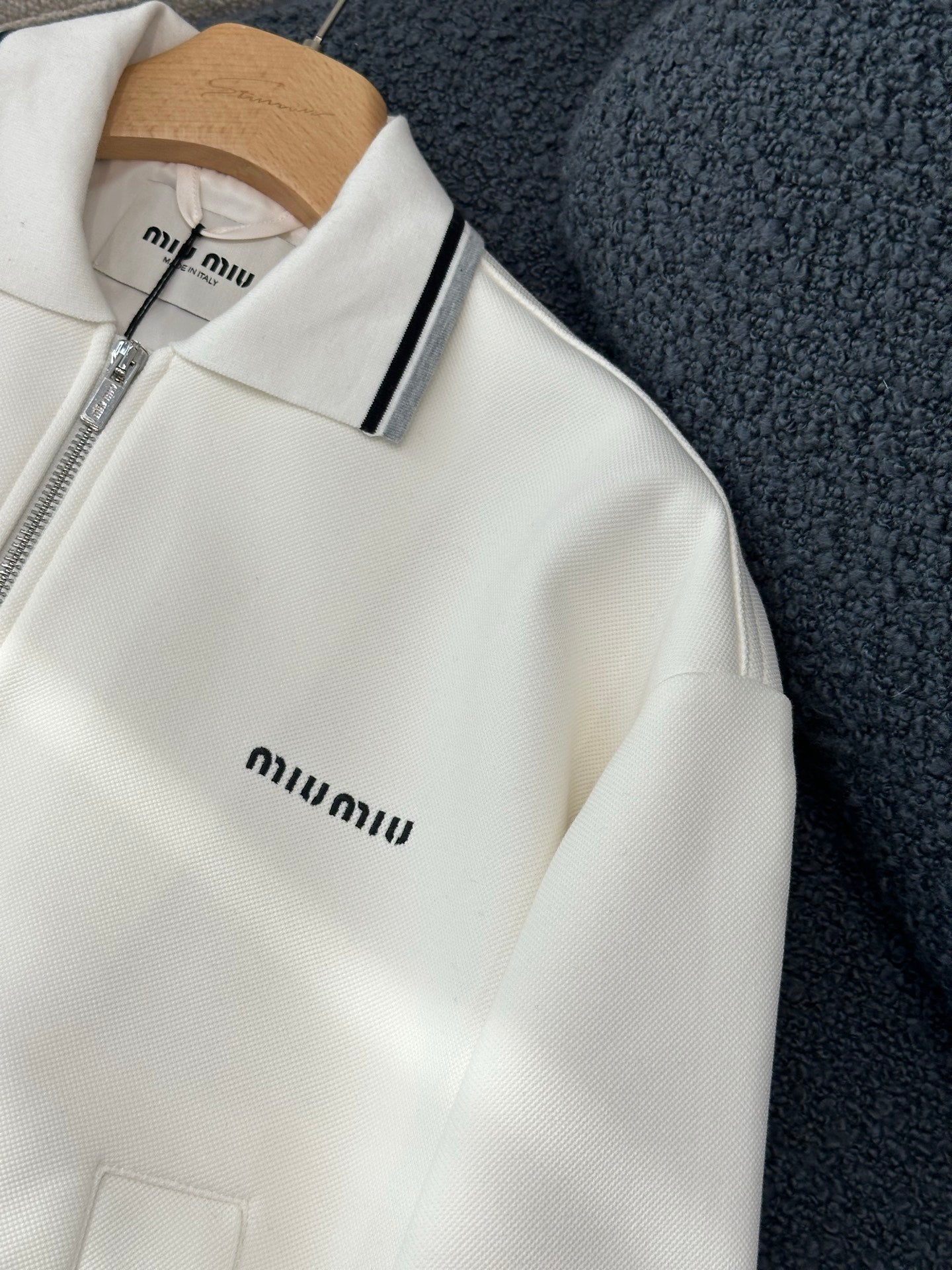 라펠 디테일 자켓 (lapel detail jacket)