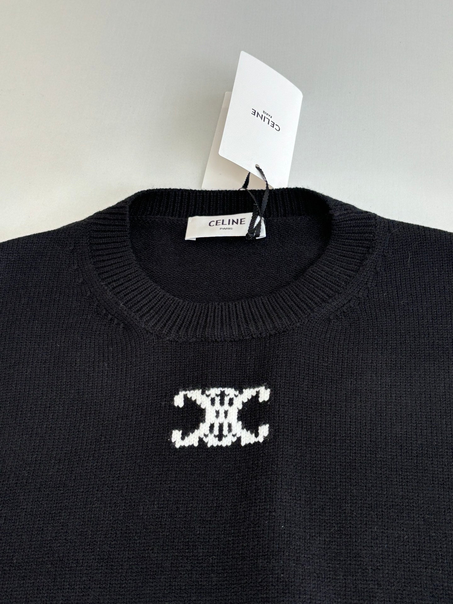 트리옹프 니트 (Triomphe knit)