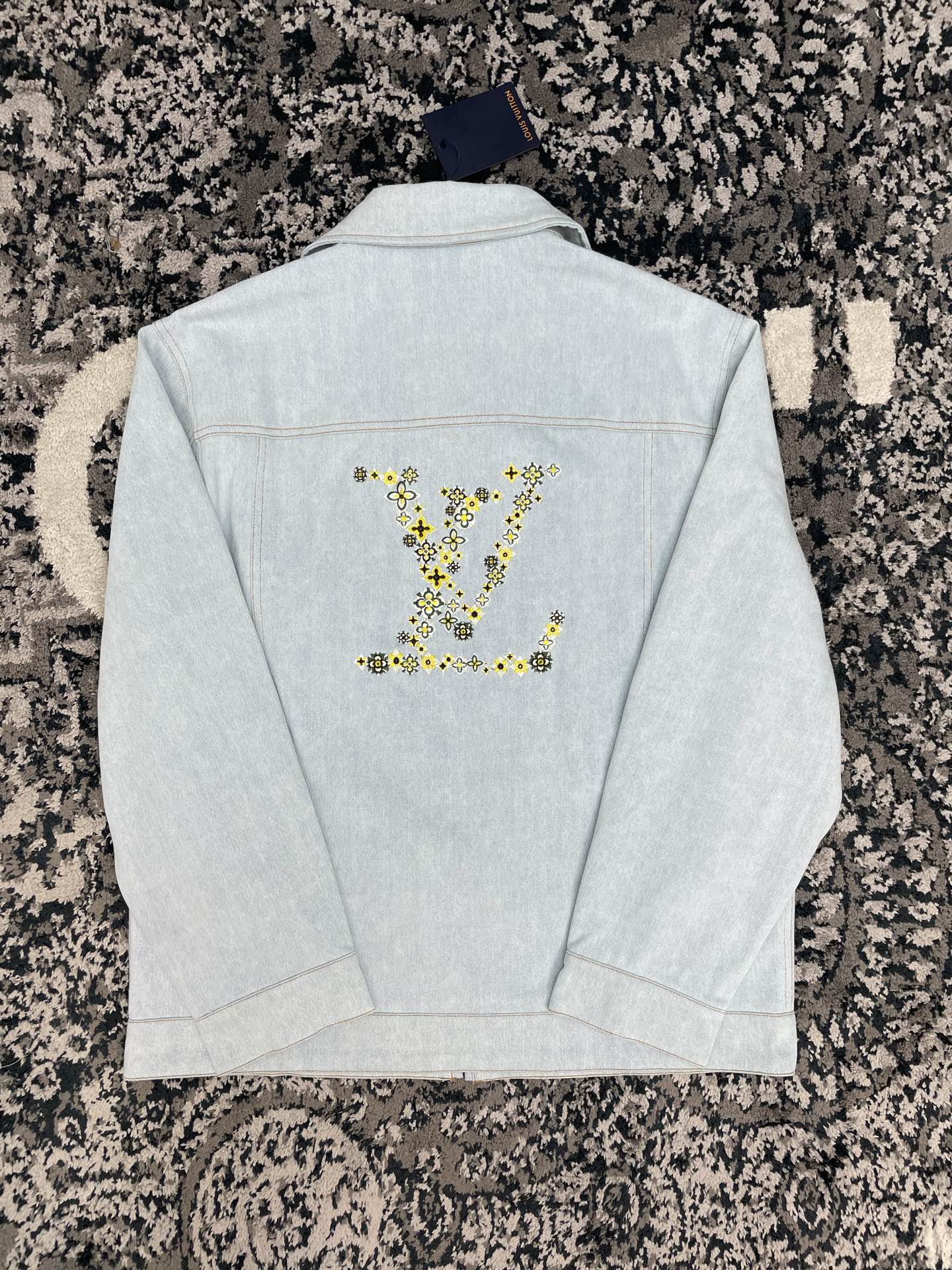 자수 로고 데님자켓 (Embroidered logo denim jacket)