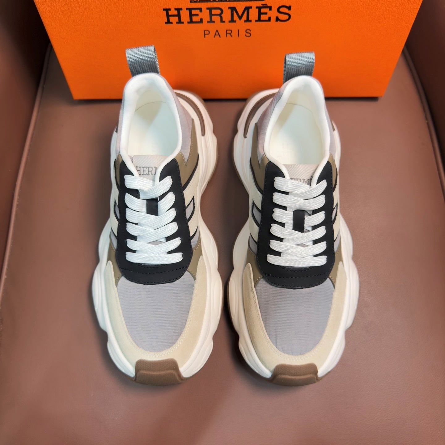 H 패턴 스니커즈 (H pattern sneakers)