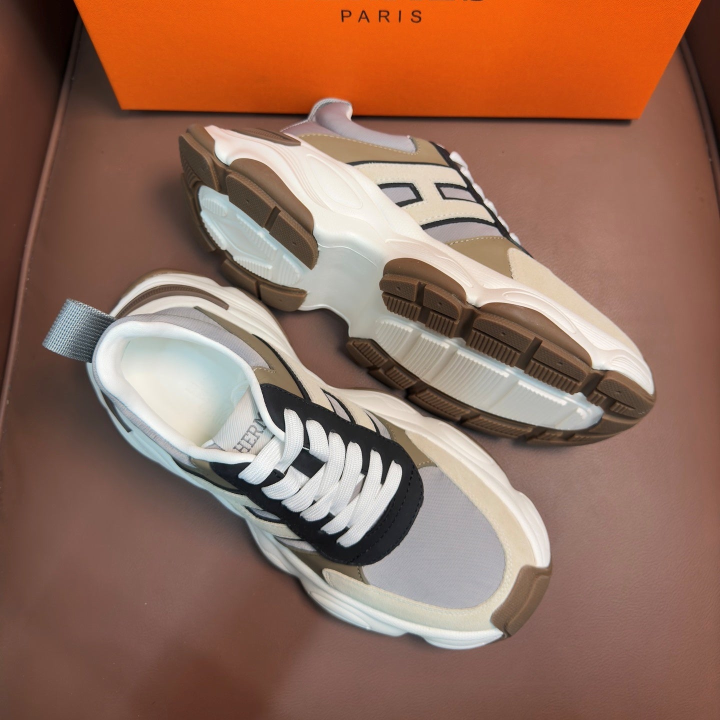 H 패턴 스니커즈 (H pattern sneakers)