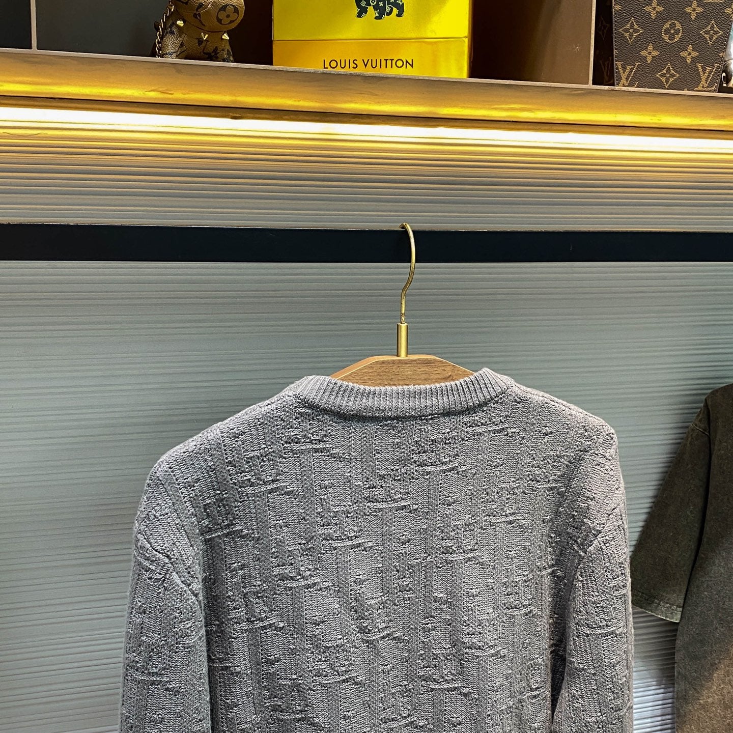 블렌드 니트맨투맨 (Blended knit man-to-man)