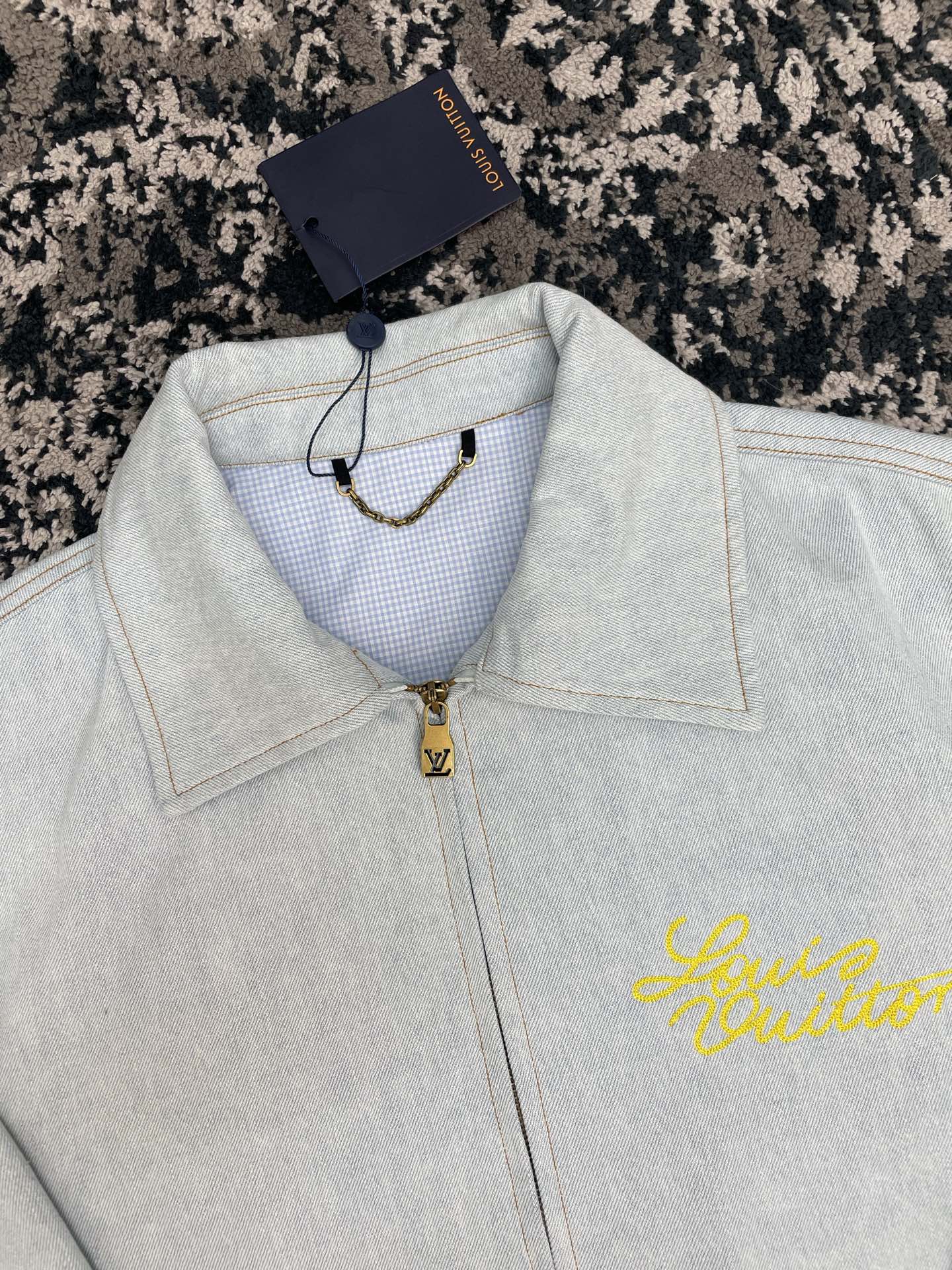 자수 로고 데님자켓 (Embroidered logo denim jacket)