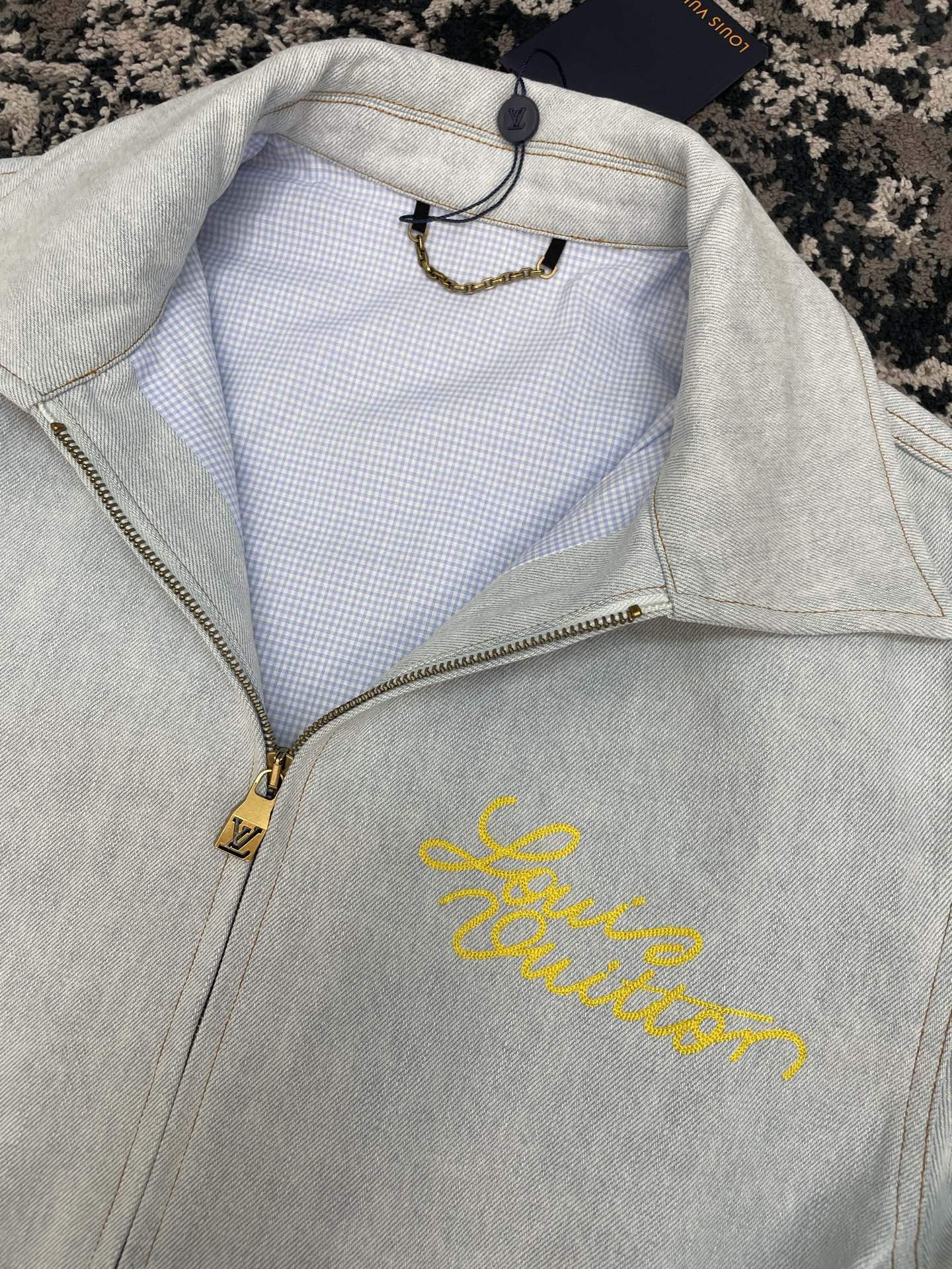 자수 로고 데님자켓 (Embroidered logo denim jacket)