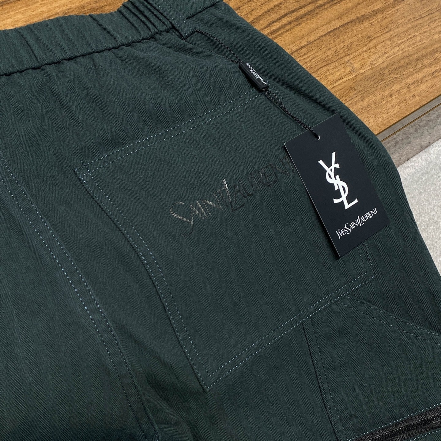헤링본 코튼 카고바지 (Herringbone Cotton Cargo Pants)