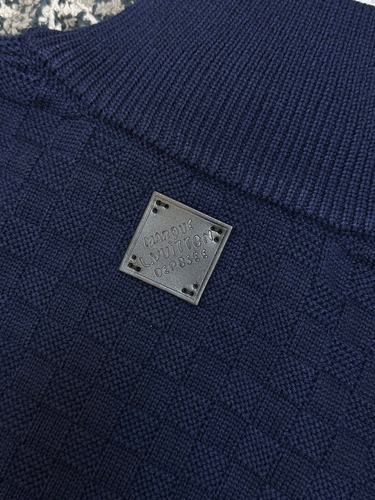 하프 집 니트티 (half zip knit tee)