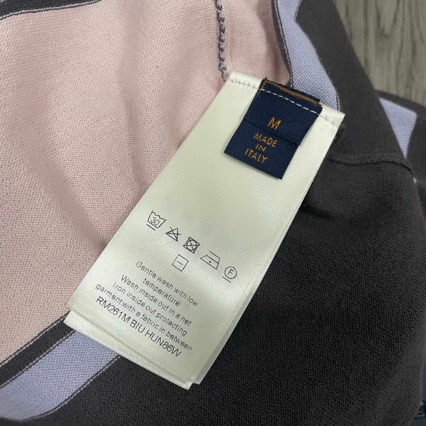 항필링 티셔츠 (Anti-pilling T-shirt)