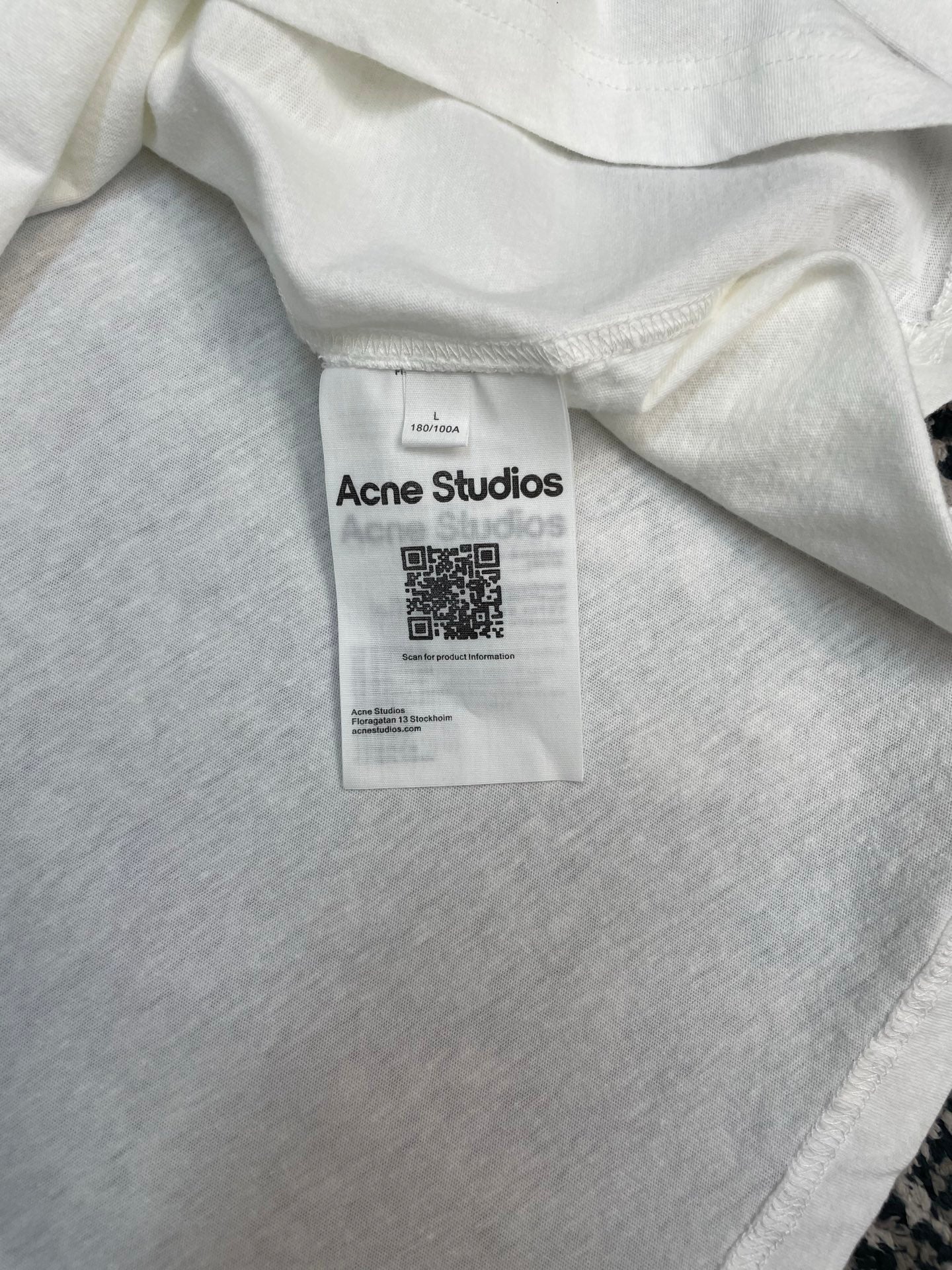 눈송이 패턴 맨투맨 (Snowflake pattern sweatshirt)