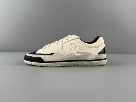 에나멜 스니커즈 (enamel sneakers)