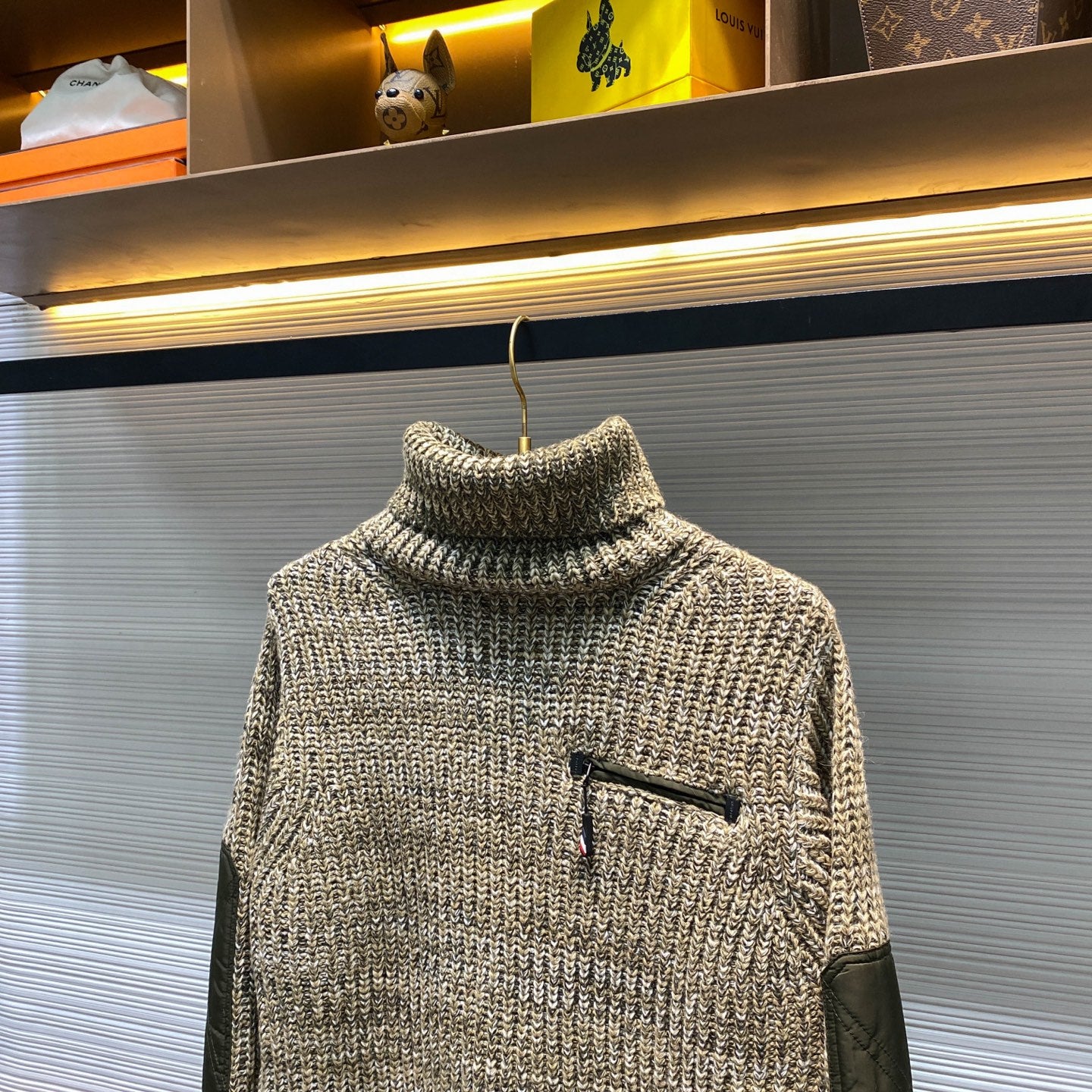 플로럴 니트터틀넥 (Floral knit turtleneck)