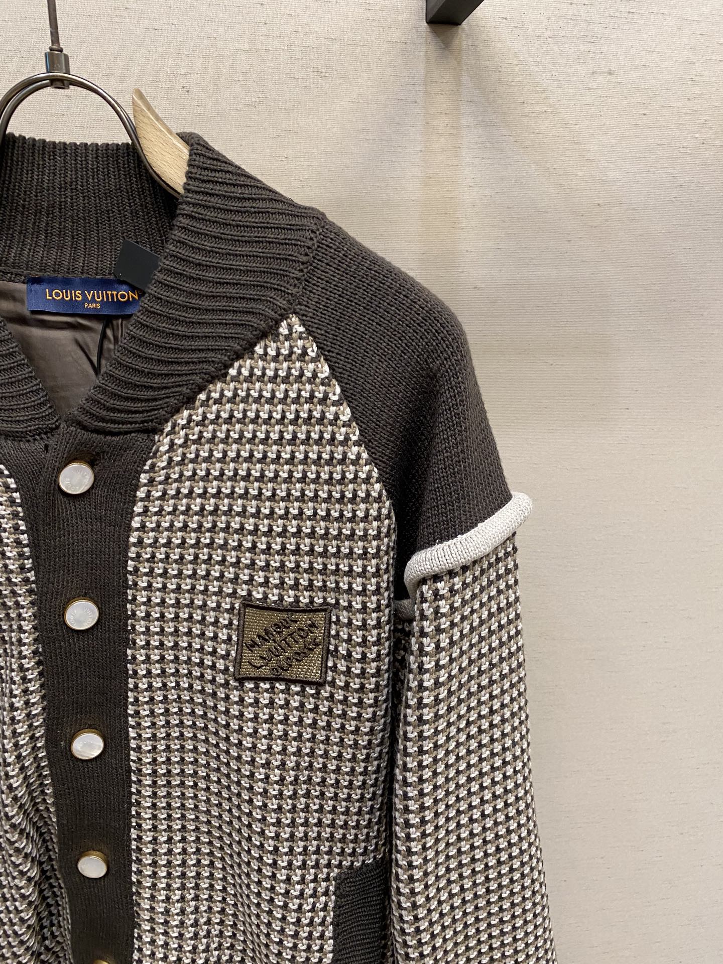 봄버 체크 가디건 (Bomber check cardigan)
