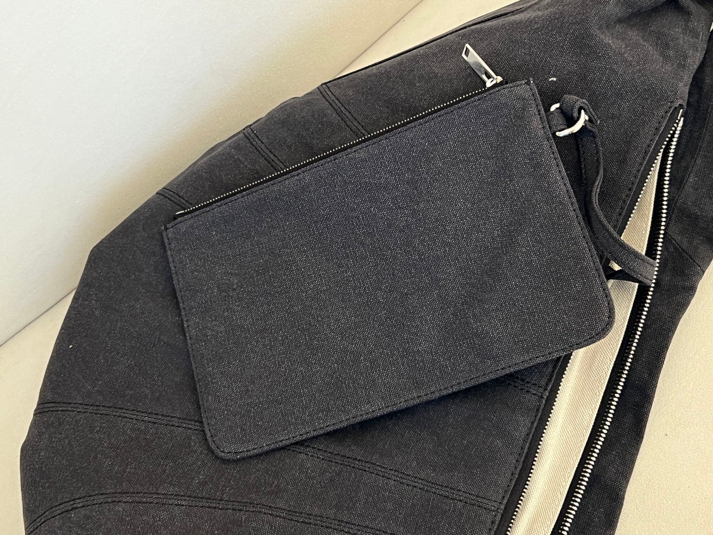 크루아상 백 (croissant bag)