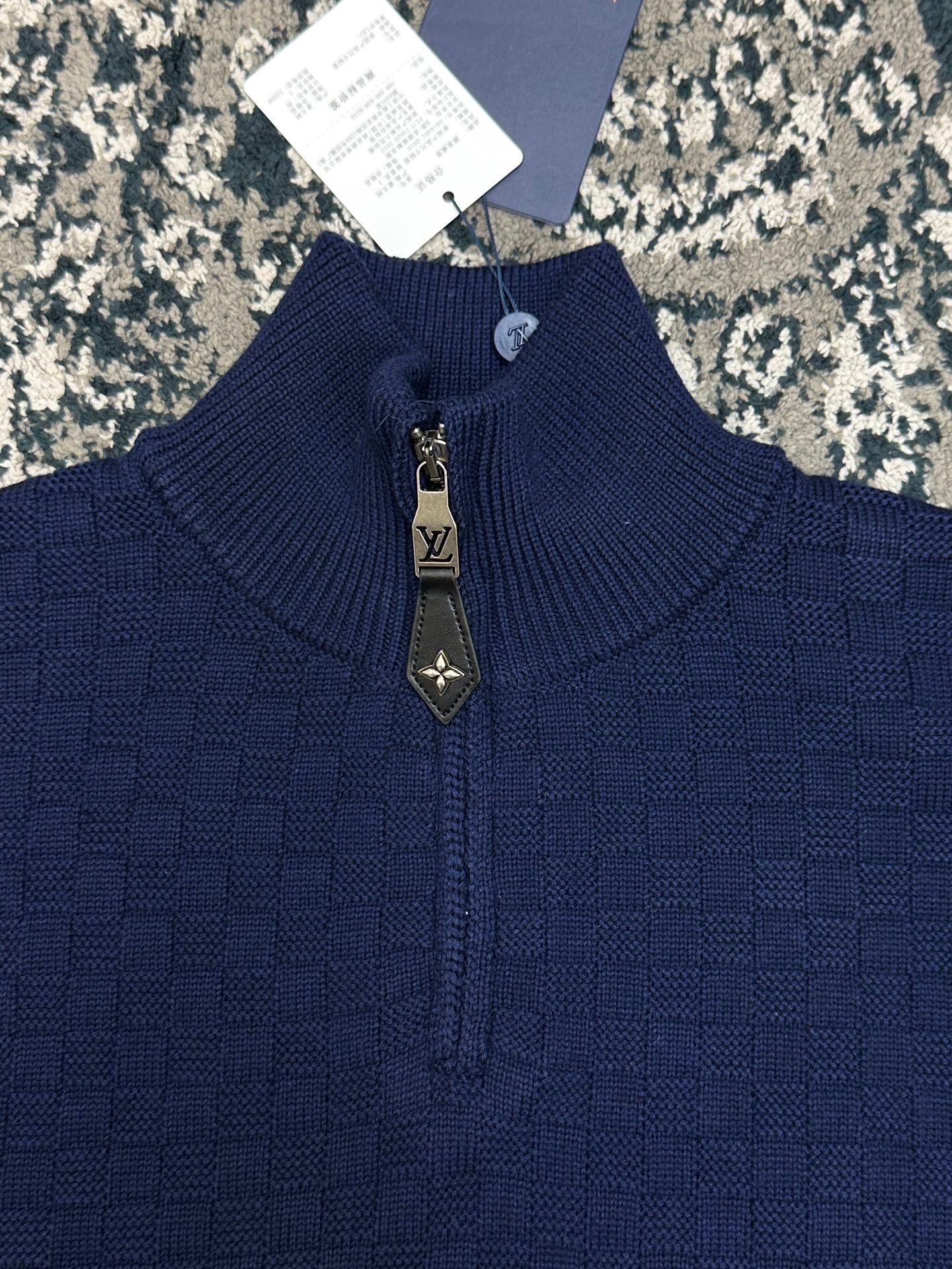 하프 집 니트티 (half zip knit tee)