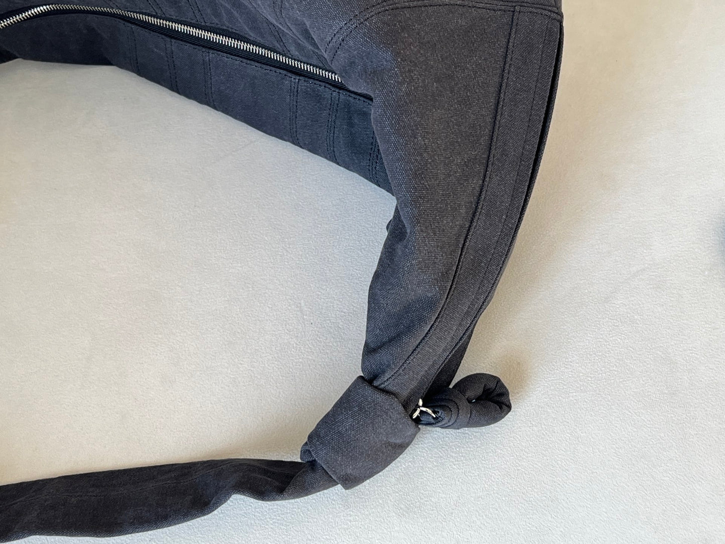 크루아상 백 (croissant bag)