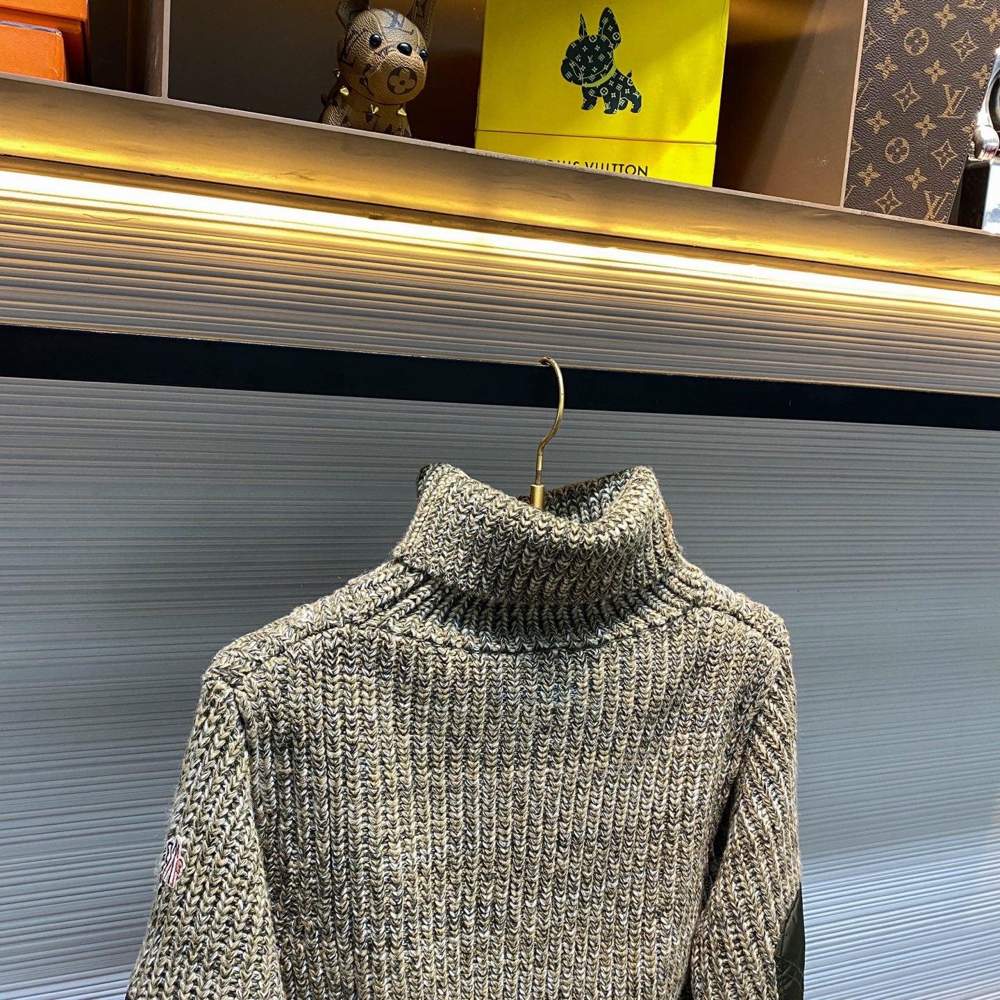 플로럴 니트터틀넥 (Floral knit turtleneck)