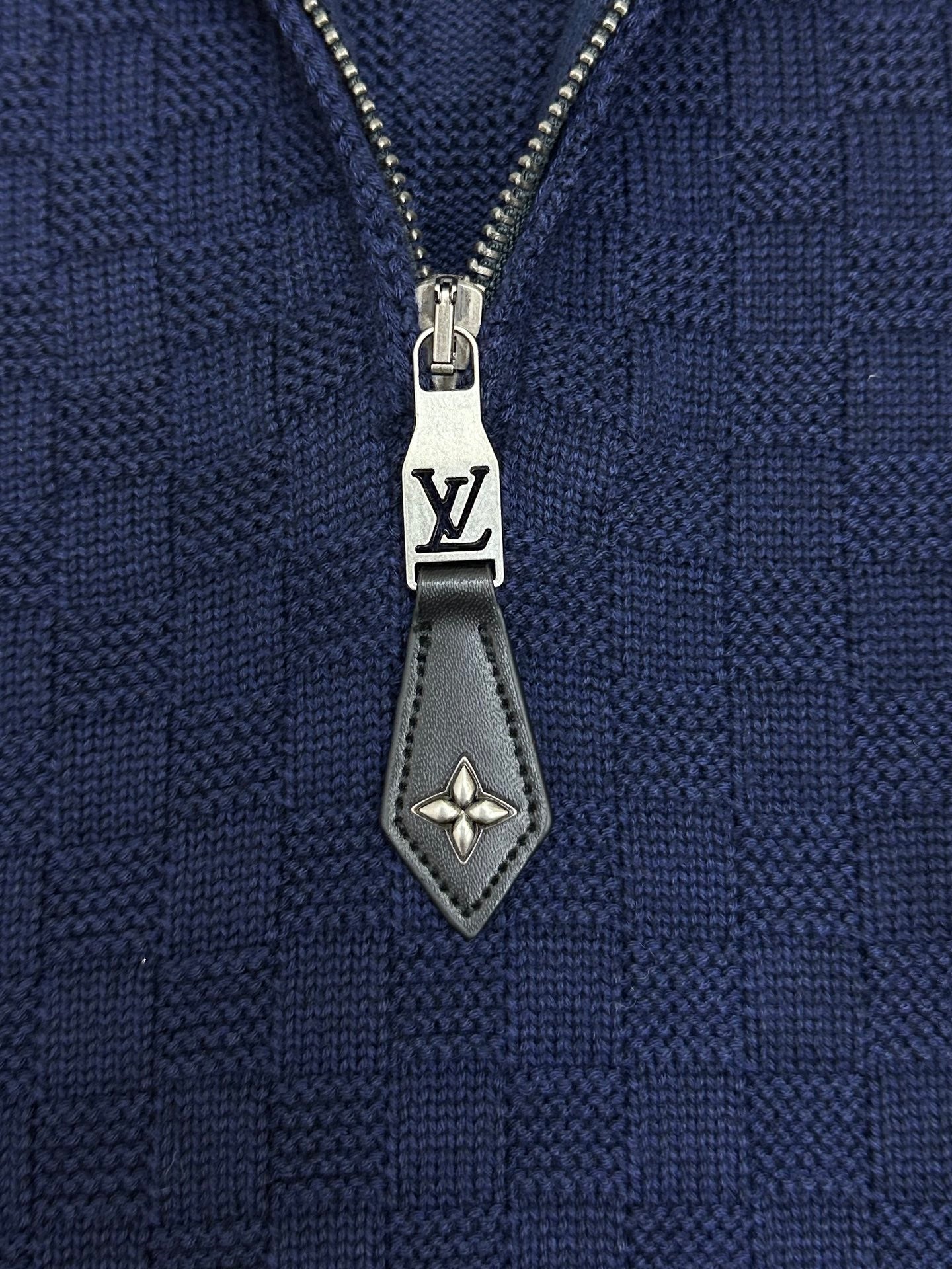 하프 집 니트티 (half zip knit tee)