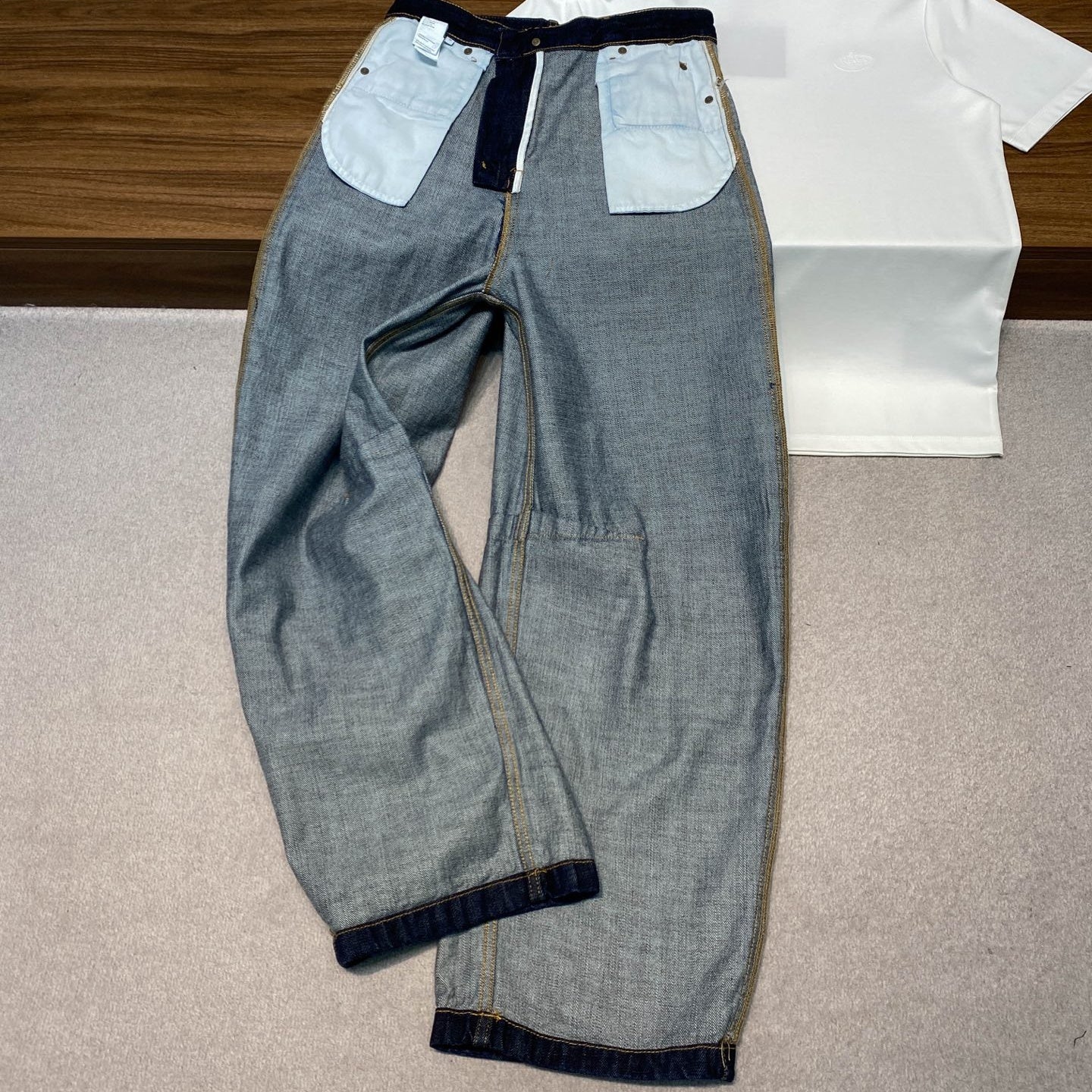 테이퍼드 청바지 (Tapered Jeans)