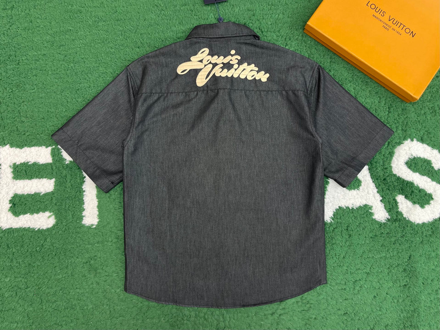 샴브레이 반팔셔츠 (Chambray short sleeve shirt)