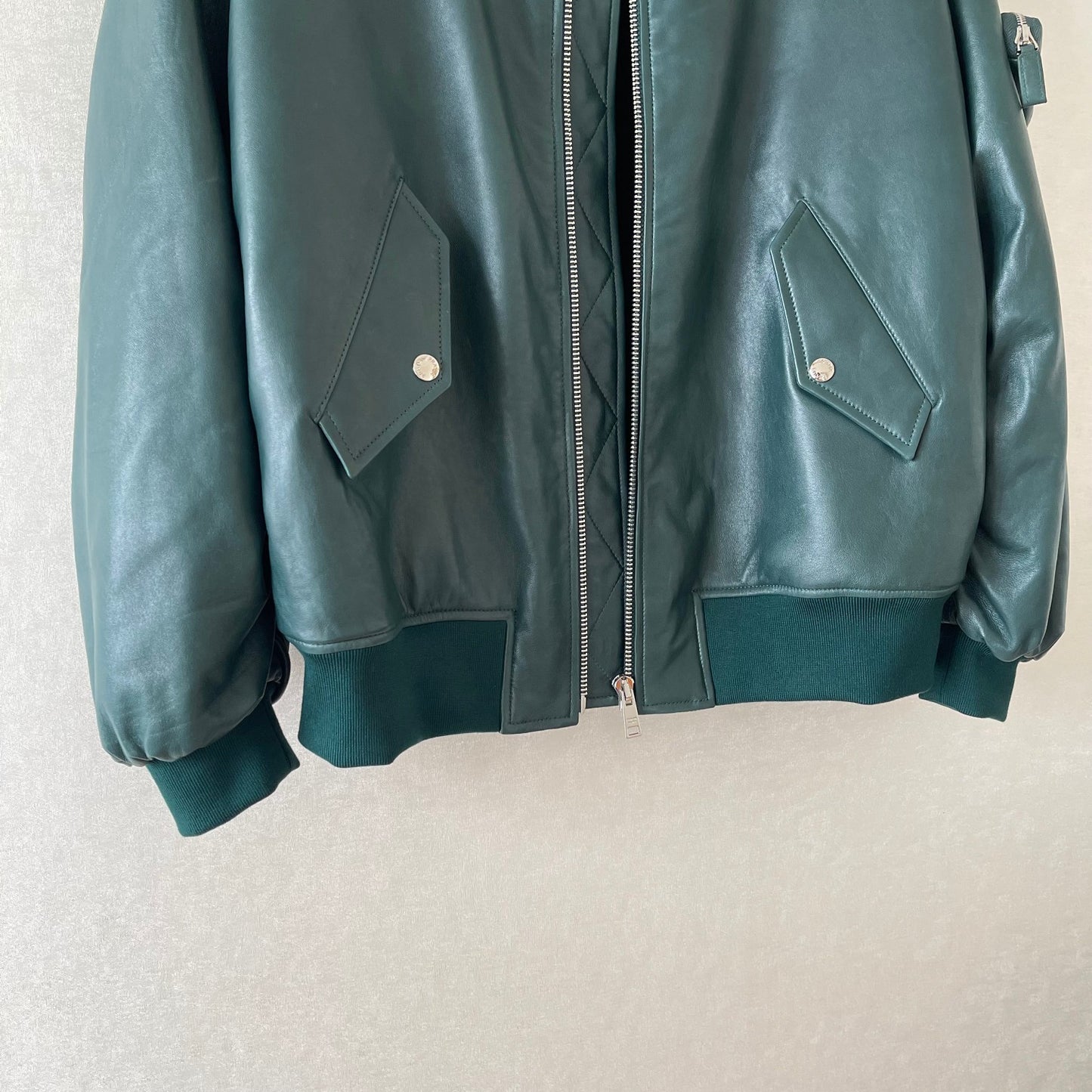 트라이앵글 가죽자켓 (triangle leather jacket)