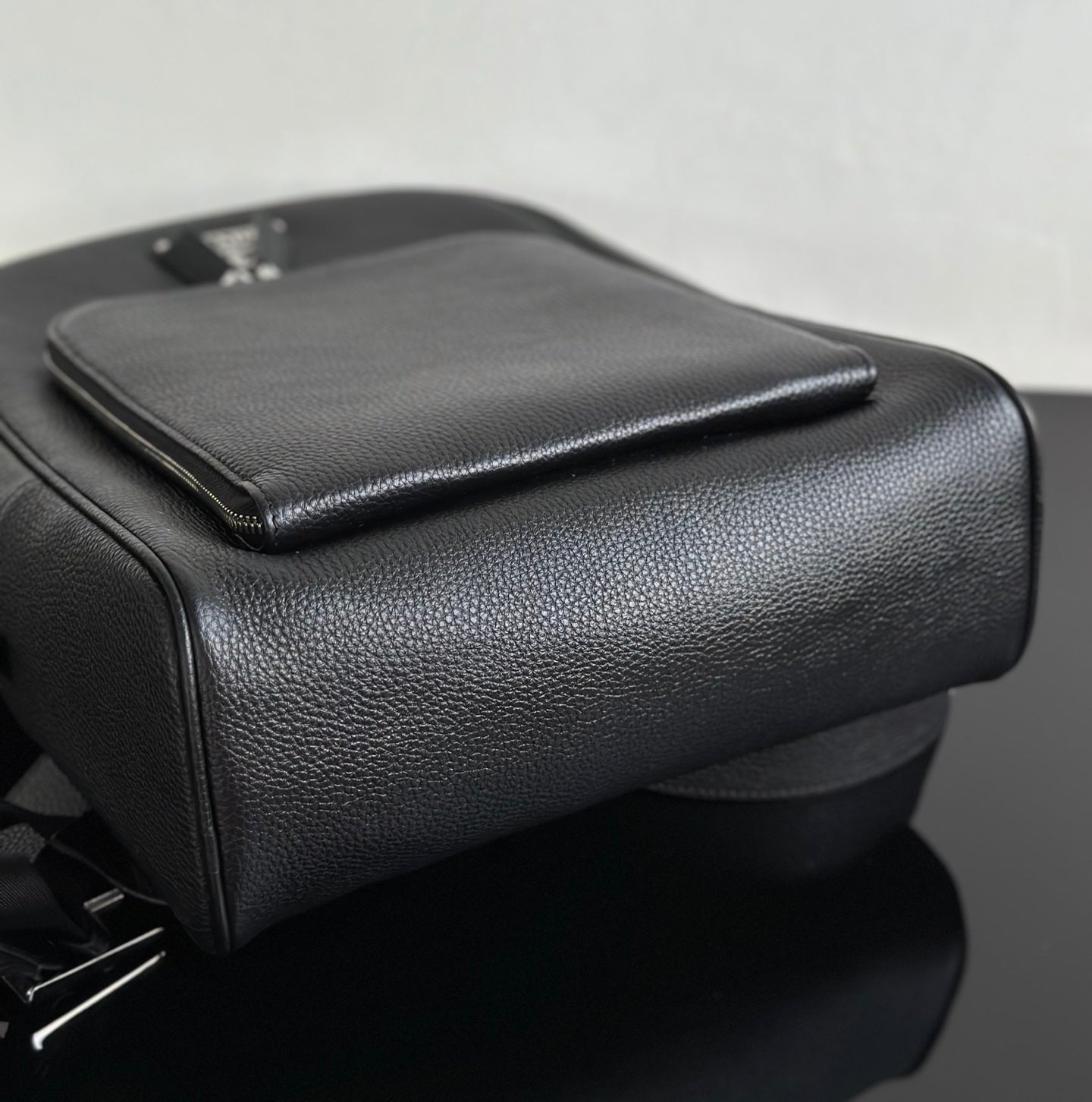 사피아노 백팩 (Saffiano Backpack)