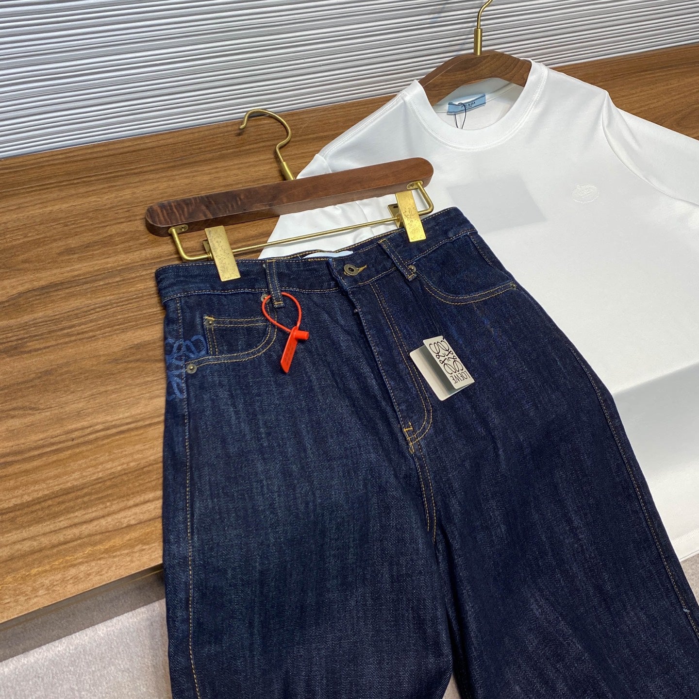테이퍼드 청바지 (Tapered Jeans)