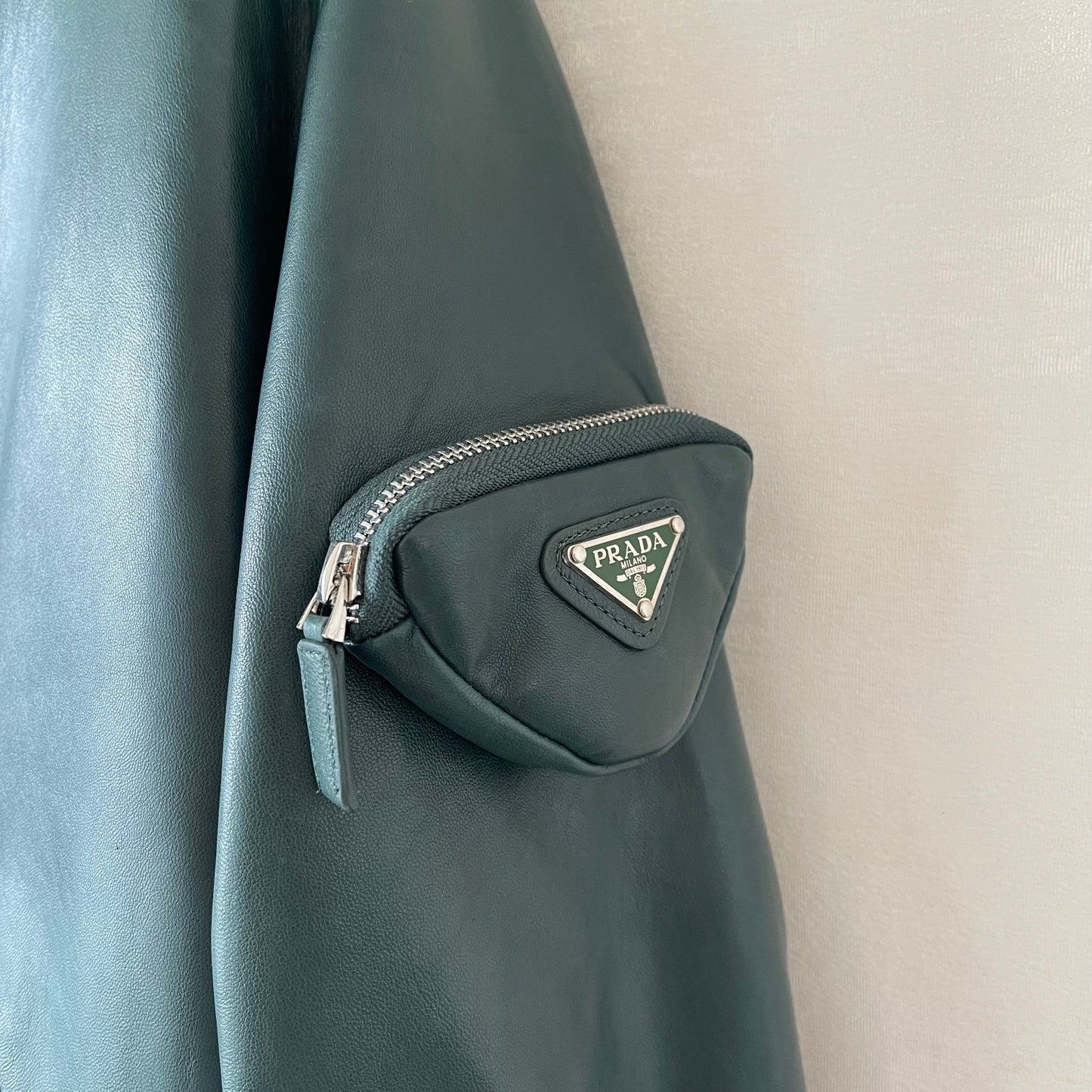 트라이앵글 가죽자켓 (triangle leather jacket)