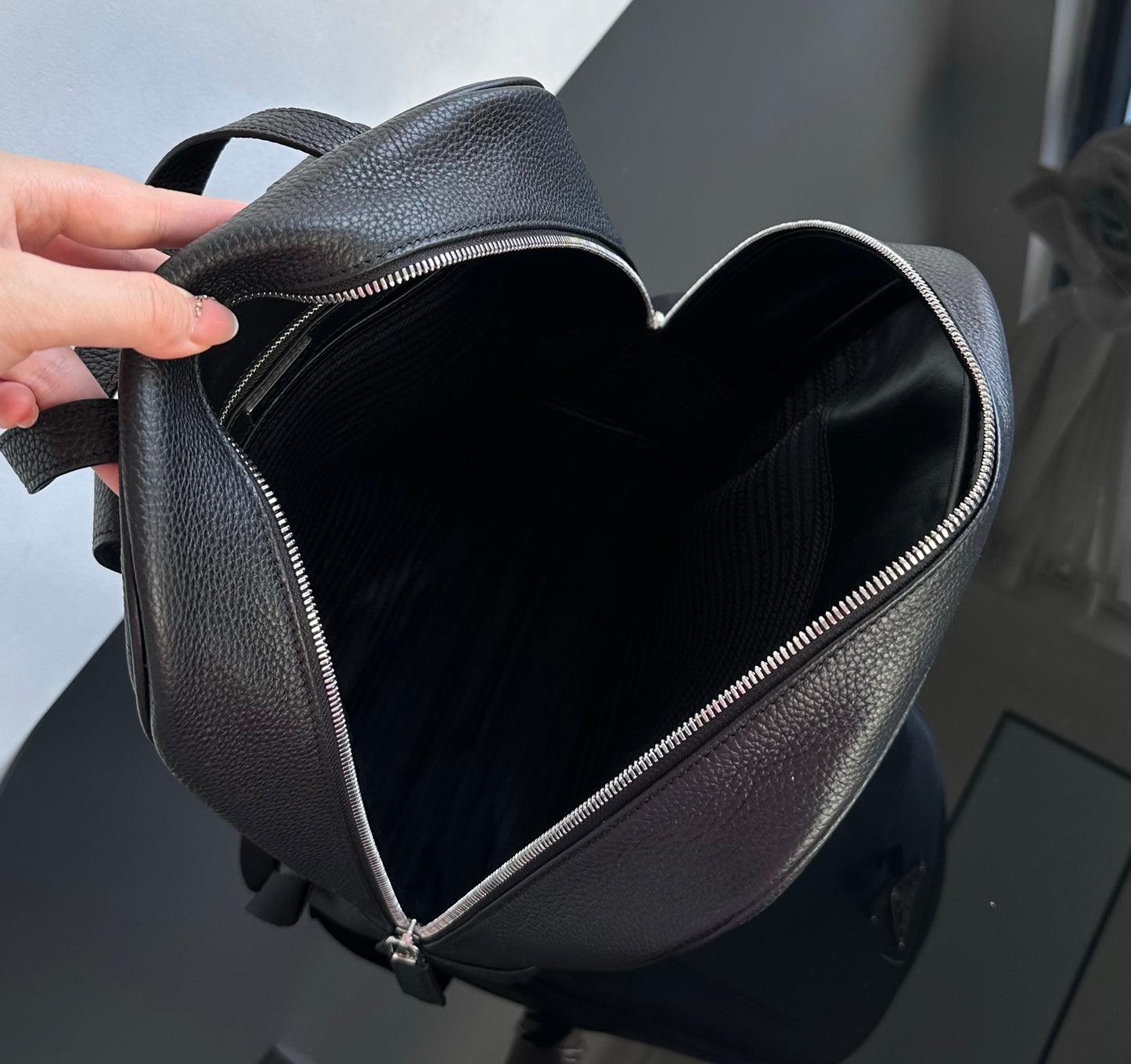 사피아노 백팩 (Saffiano Backpack)