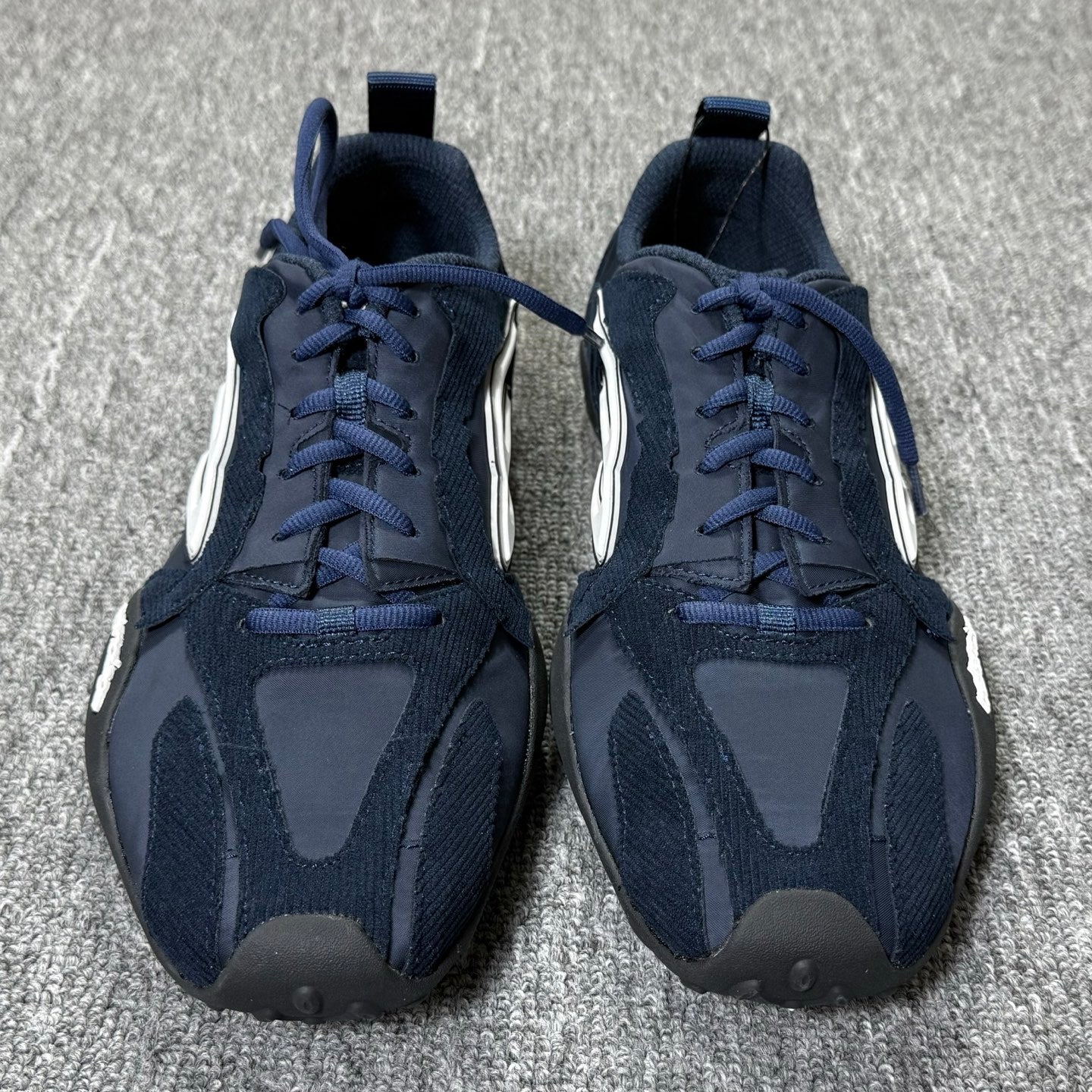 먼데이 울트라 스니커즈 (Monday Ultra Sneakers)