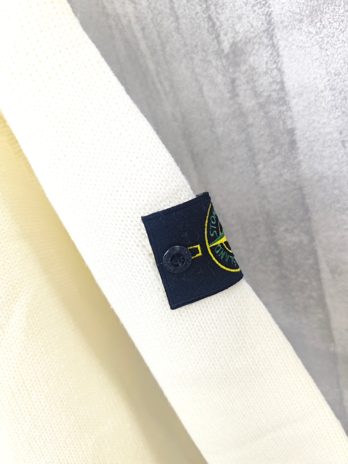 하이넥 버튼업 가디건 (High-neck button-up cardigan)