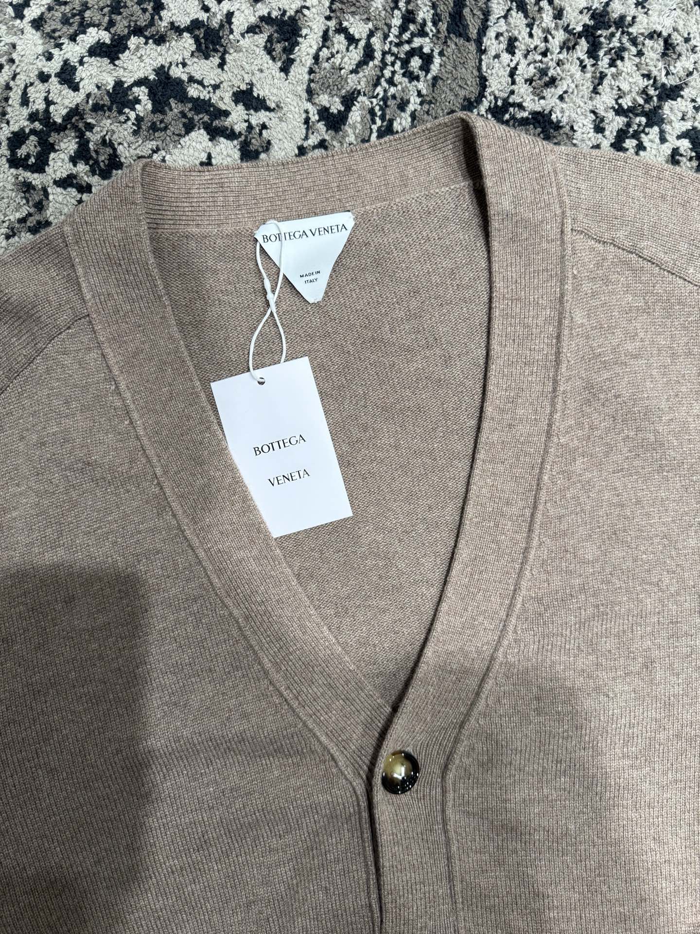 인트레치아토 가디건 (Intrecciato cardigan)