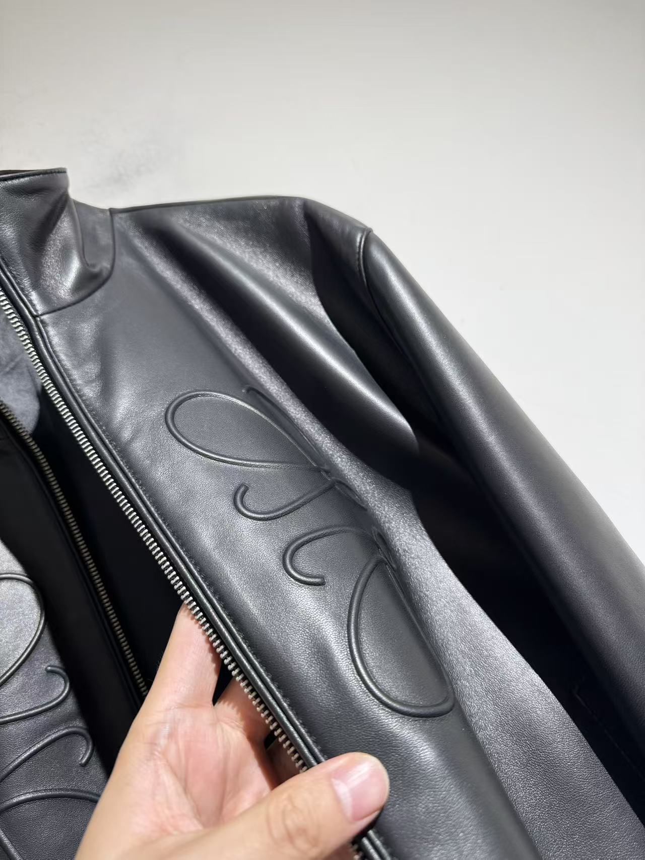 엠보싱 양가죽자켓 (Embossed sheepskin jacket)