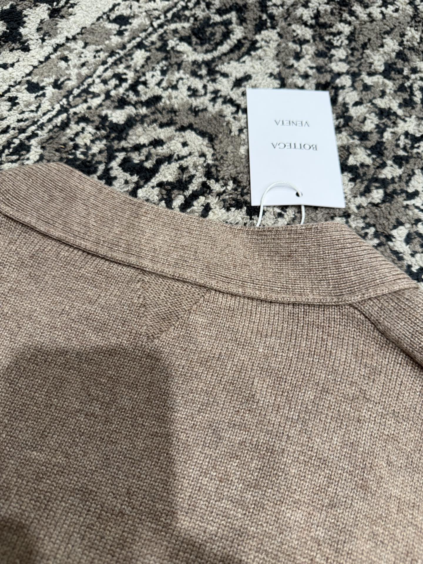 인트레치아토 가디건 (Intrecciato cardigan)