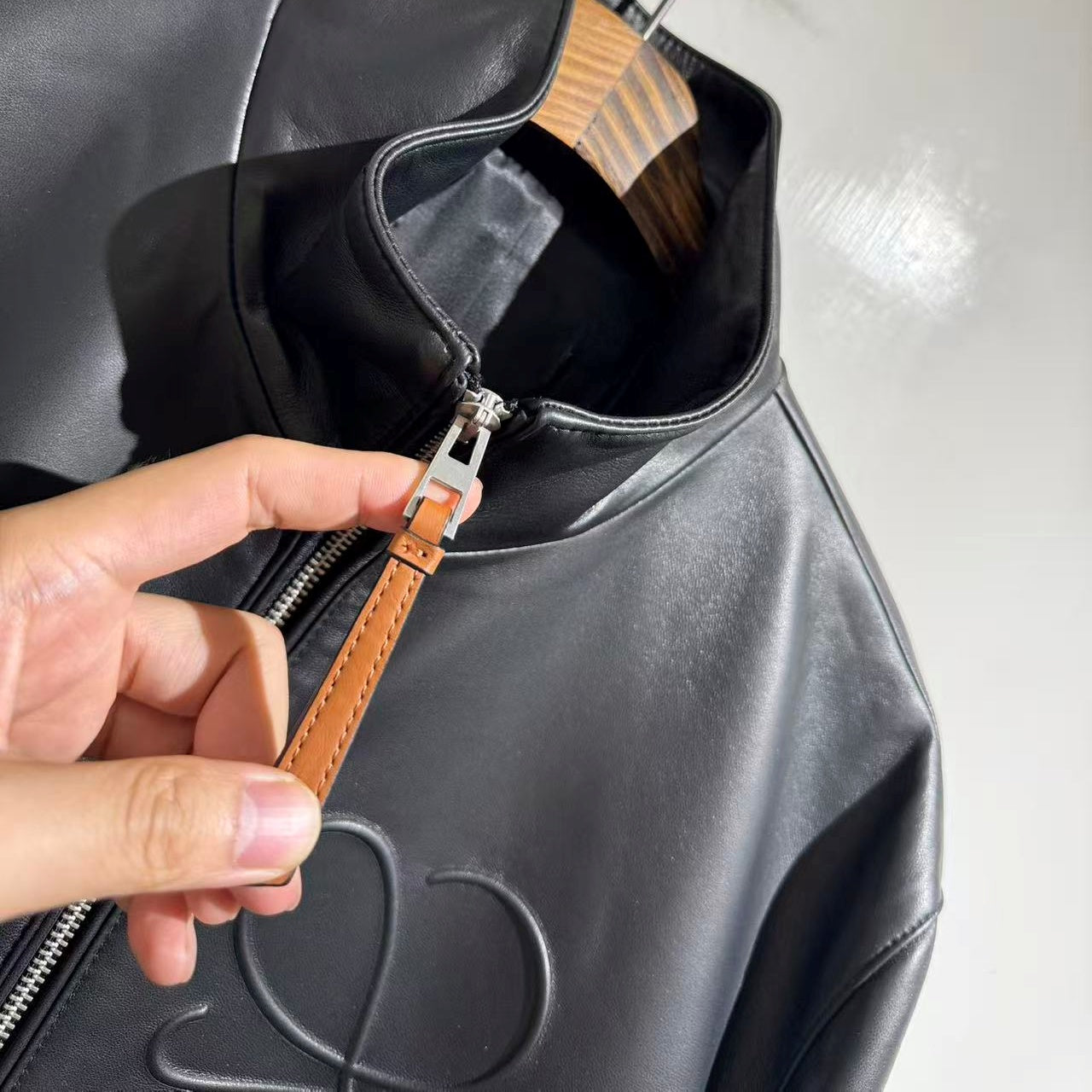 엠보싱 양가죽자켓 (Embossed sheepskin jacket)