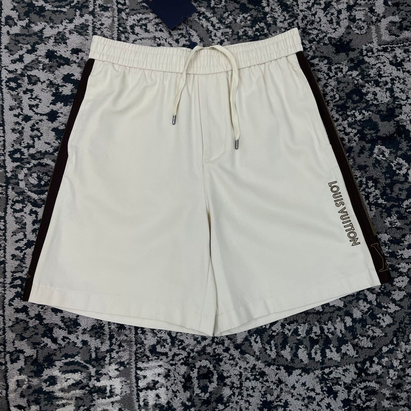 드로스트링 반바지 (Drawstring shorts)