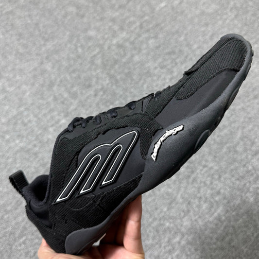 먼데이 울트라 스니커즈 (Monday Ultra Sneakers)