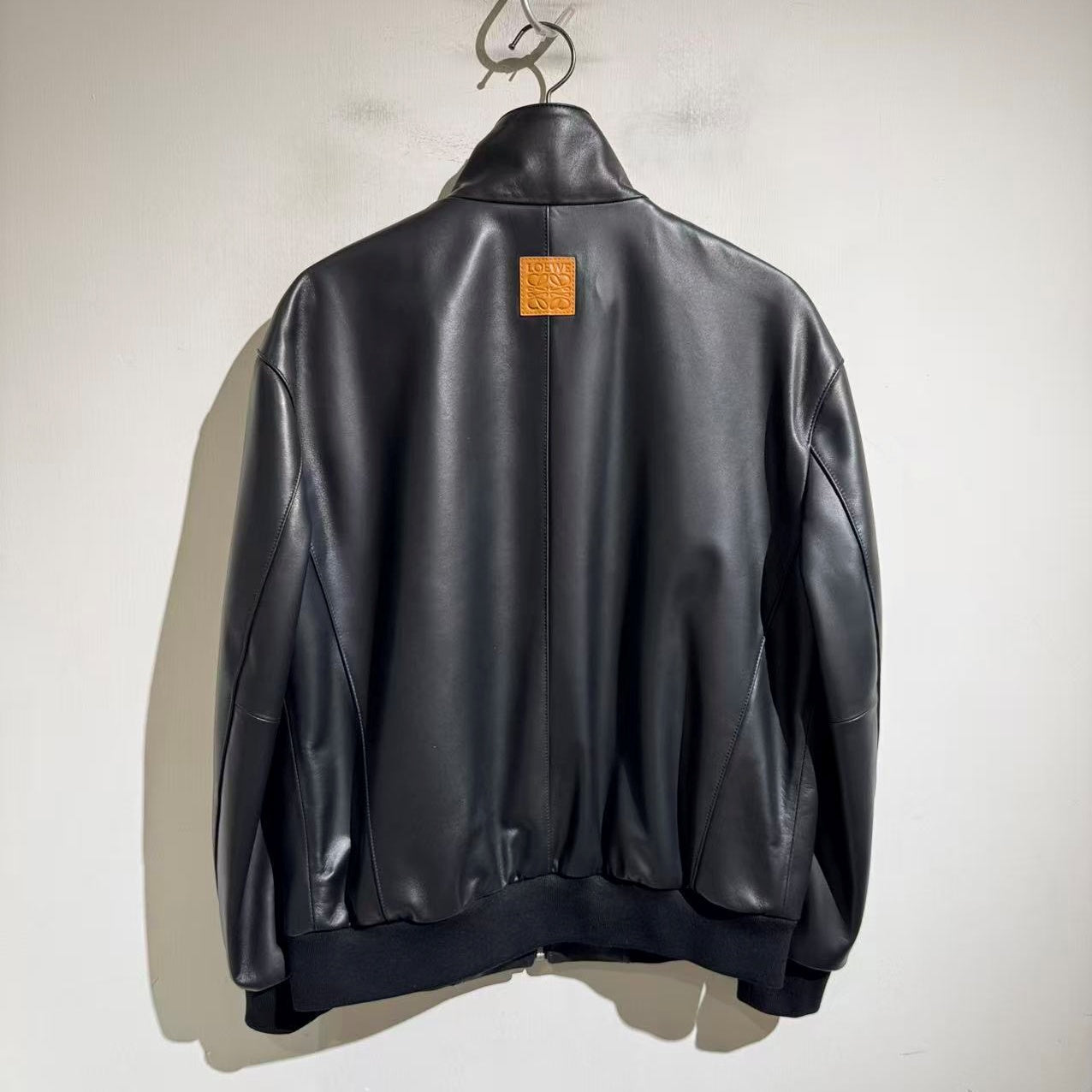 엠보싱 양가죽자켓 (Embossed sheepskin jacket)