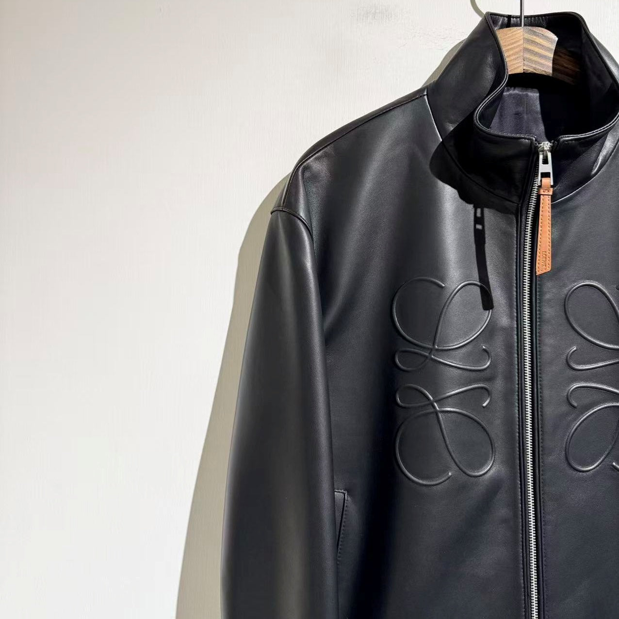 엠보싱 양가죽자켓 (Embossed sheepskin jacket)