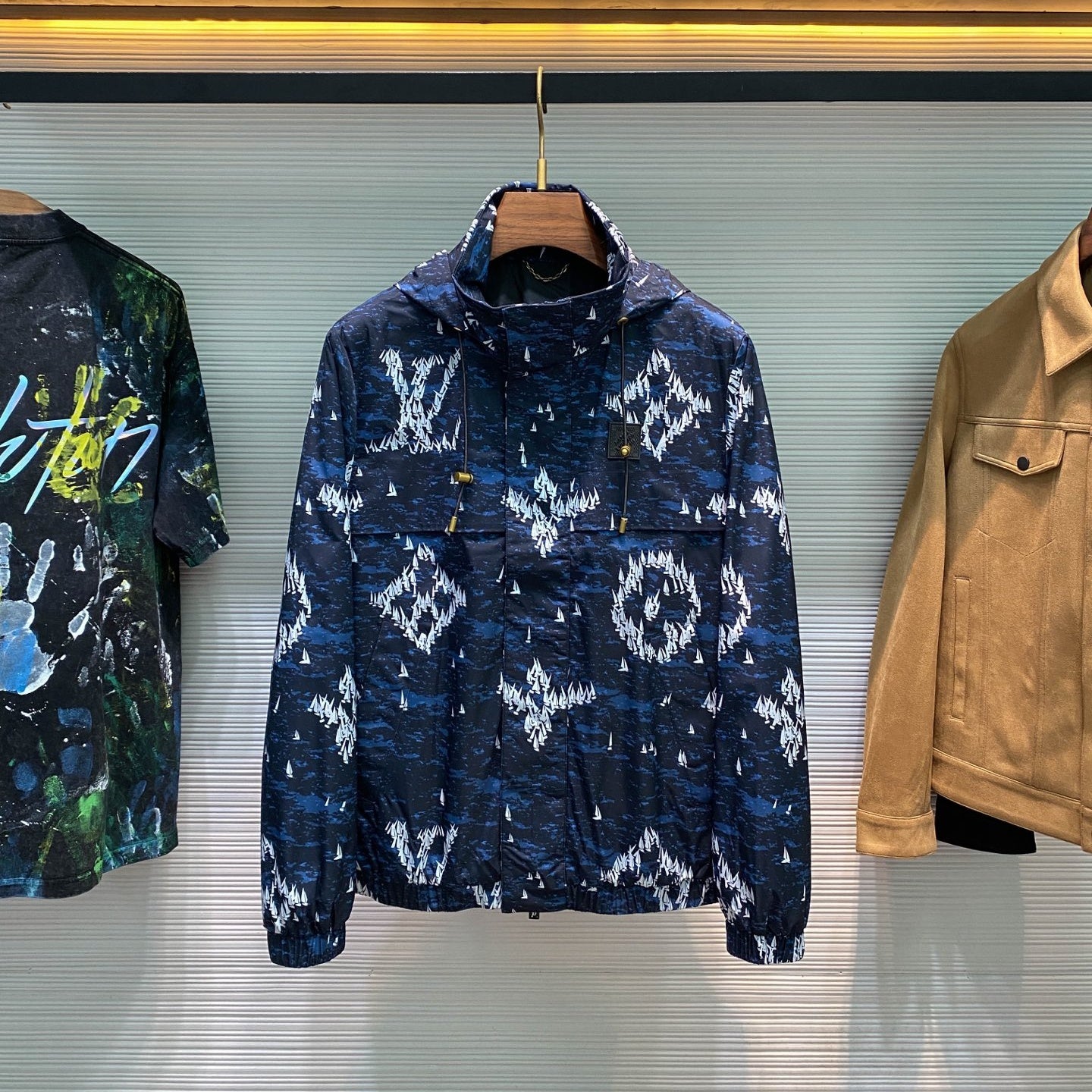 다크블루 윈드브레이커 (dark blue windbreaker)