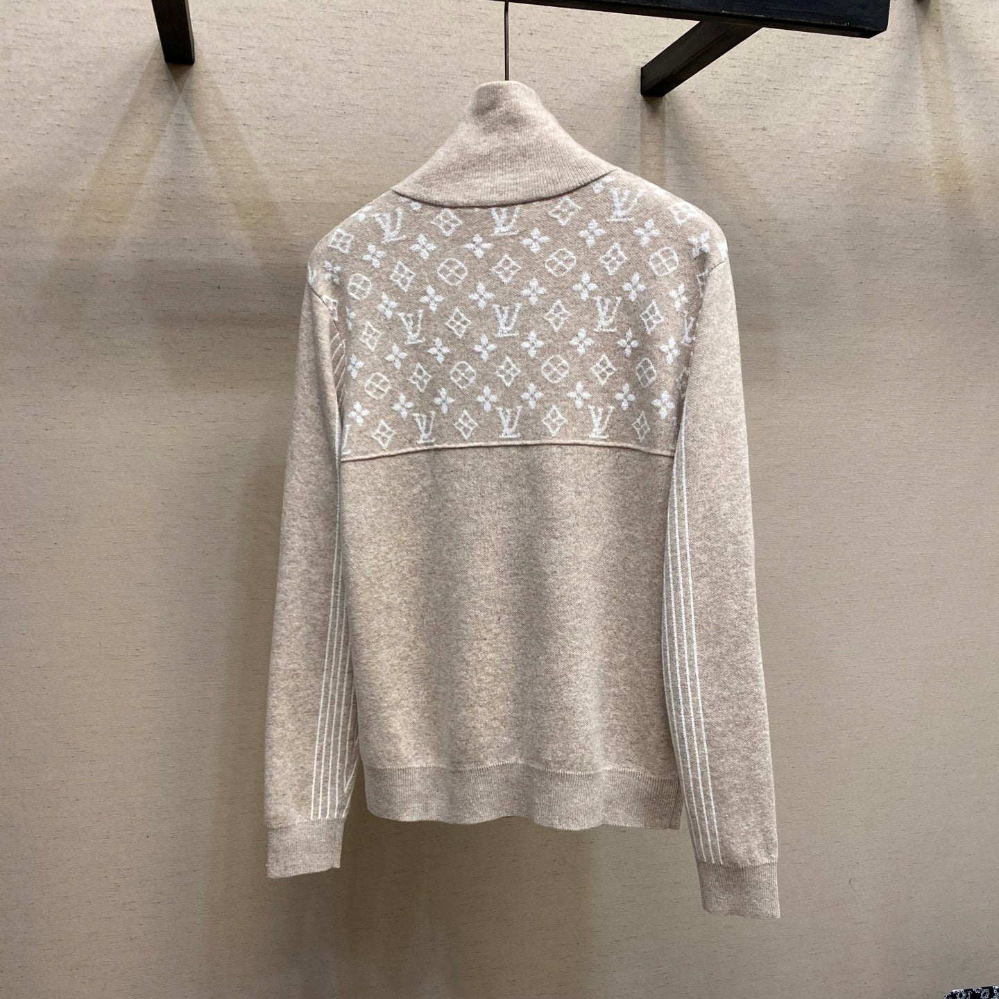 세이키 터틀넥 (Seiki turtleneck)