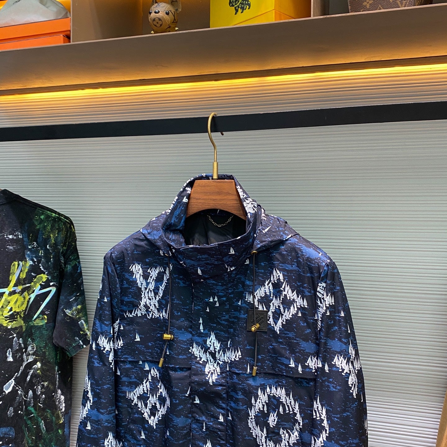 다크블루 윈드브레이커 (dark blue windbreaker)